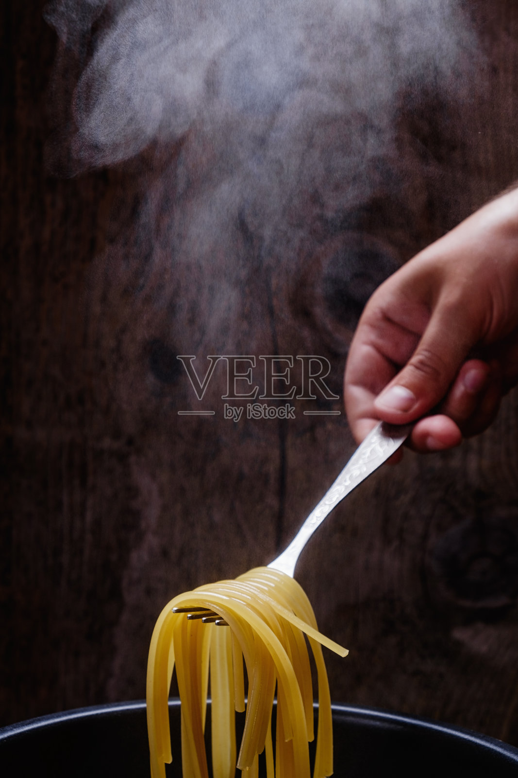 烹饪美味的意大利面照片摄影图片