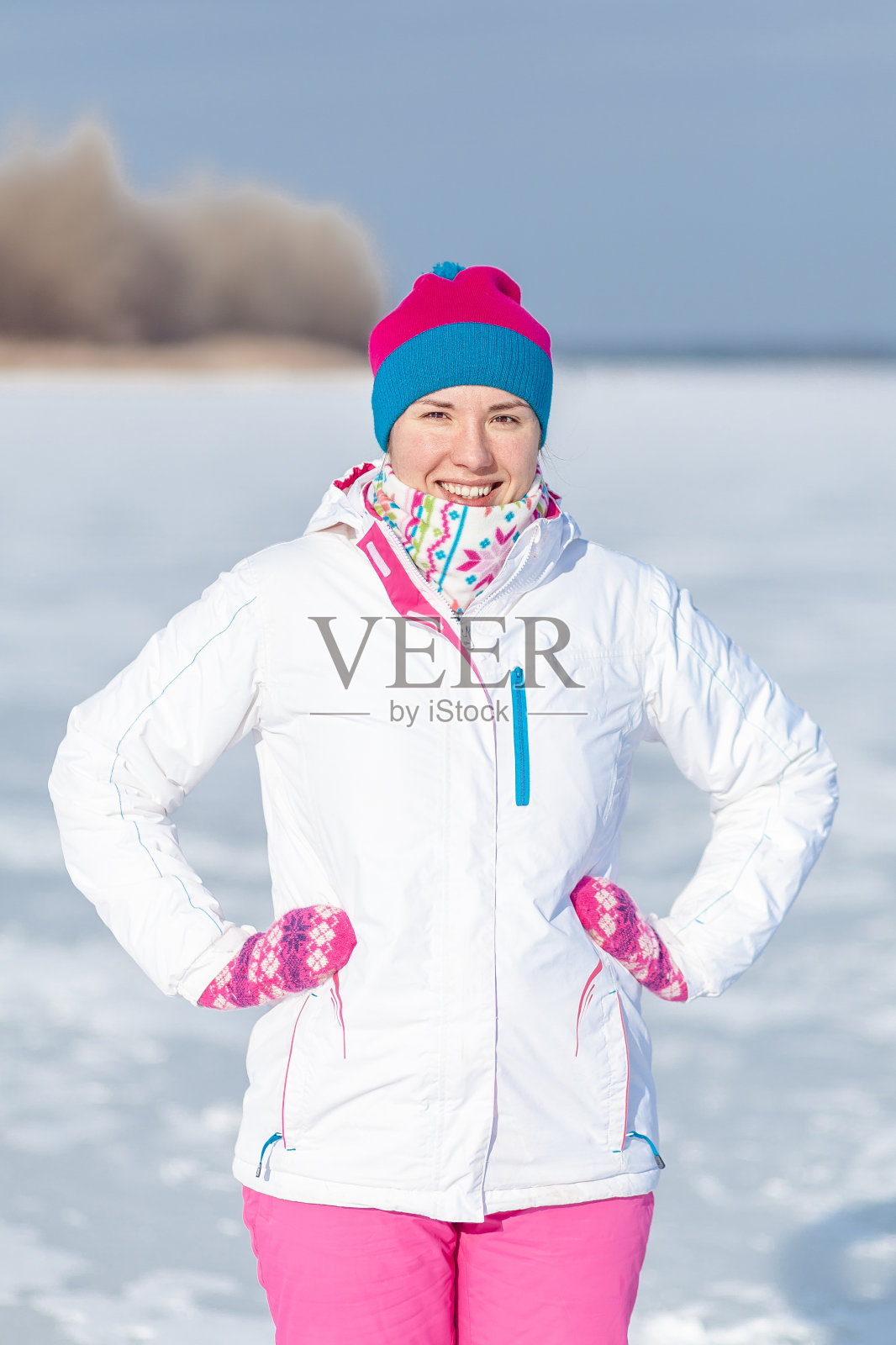 穿着滑雪服的女人照片摄影图片