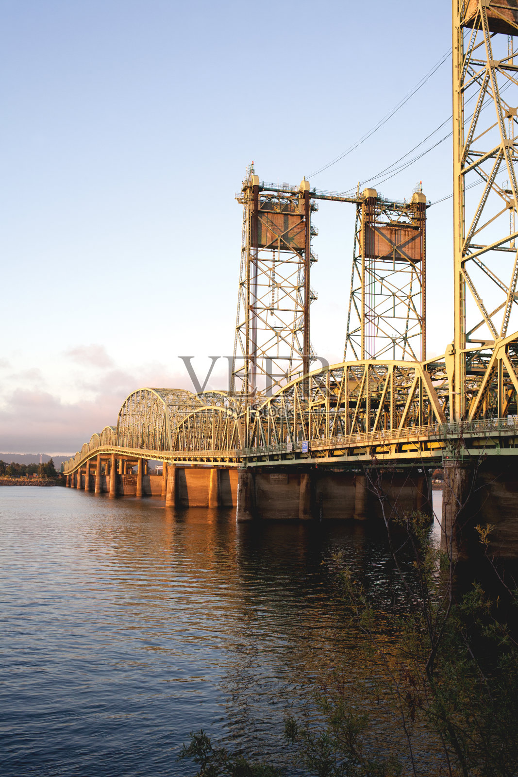 哥伦比亚河上的I5桥照片摄影图片