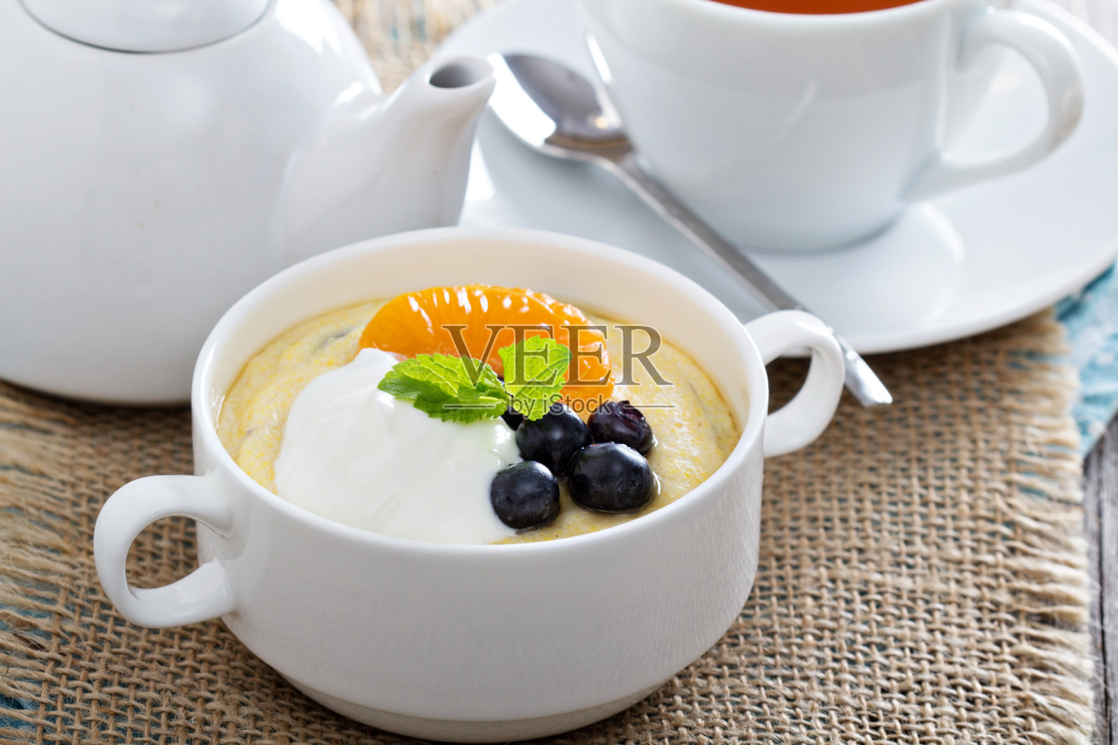 蓝莓甜玉米粥照片摄影图片