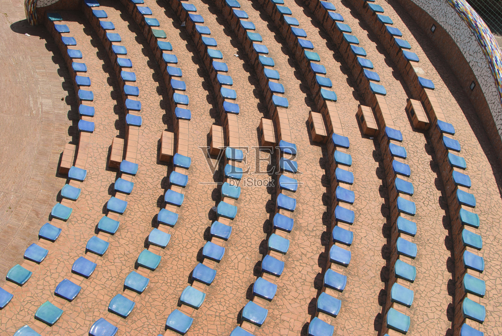 来自阿马尔菲半岛Vietri sul Mare村的陶瓷艺术照片摄影图片