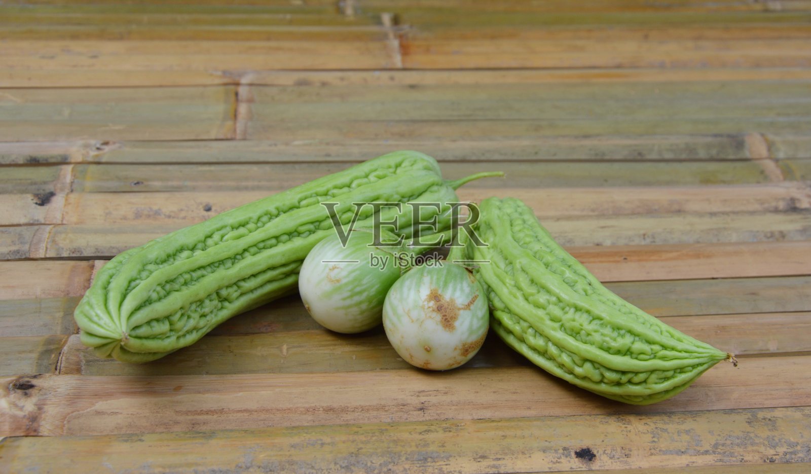 苦瓜和茄子照片摄影图片