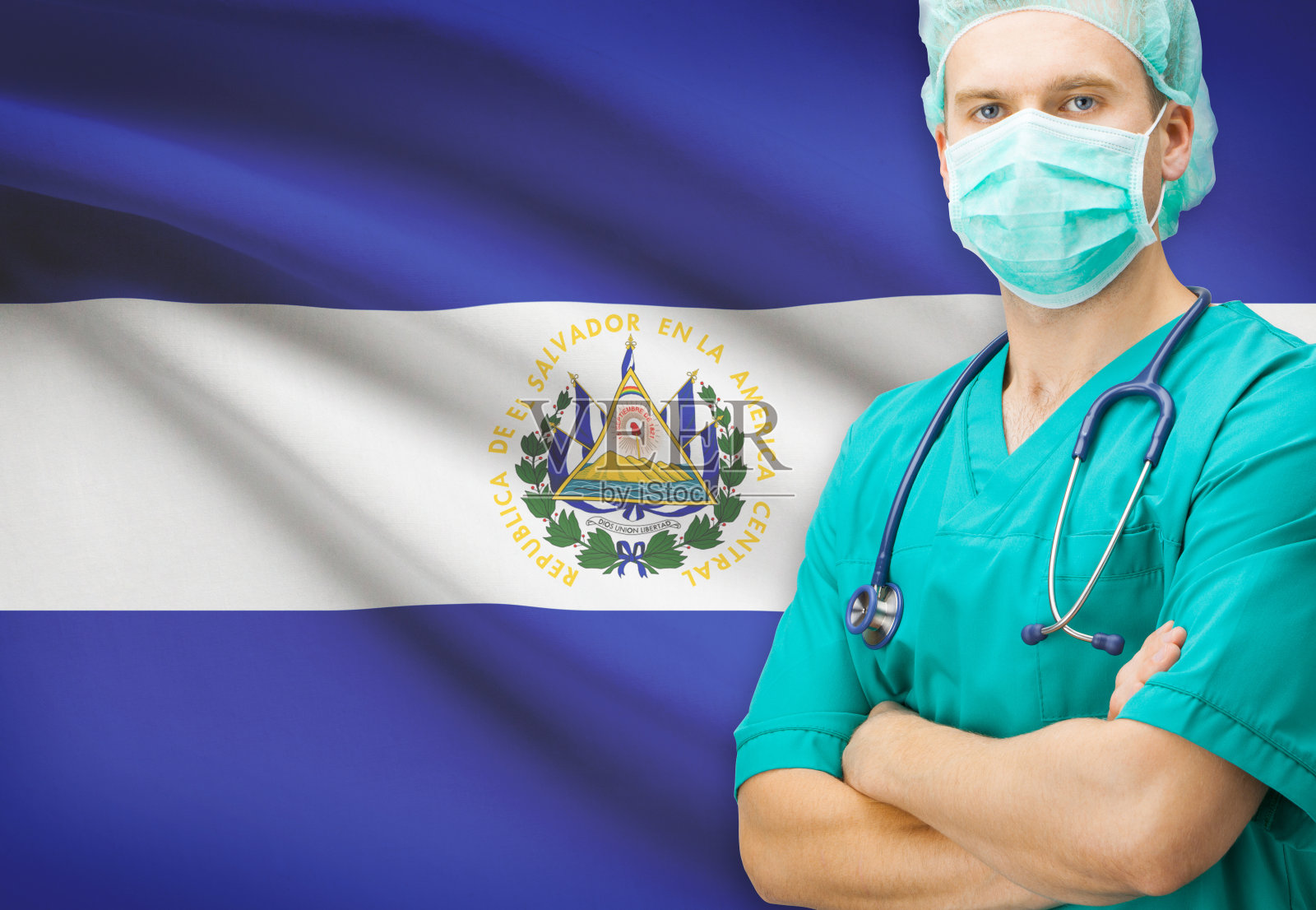 背景为萨尔瓦多国旗的外科医生系列照片摄影图片