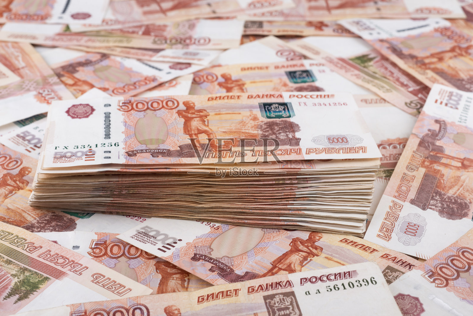 一堆5000俄罗斯卢布钞票照片摄影图片