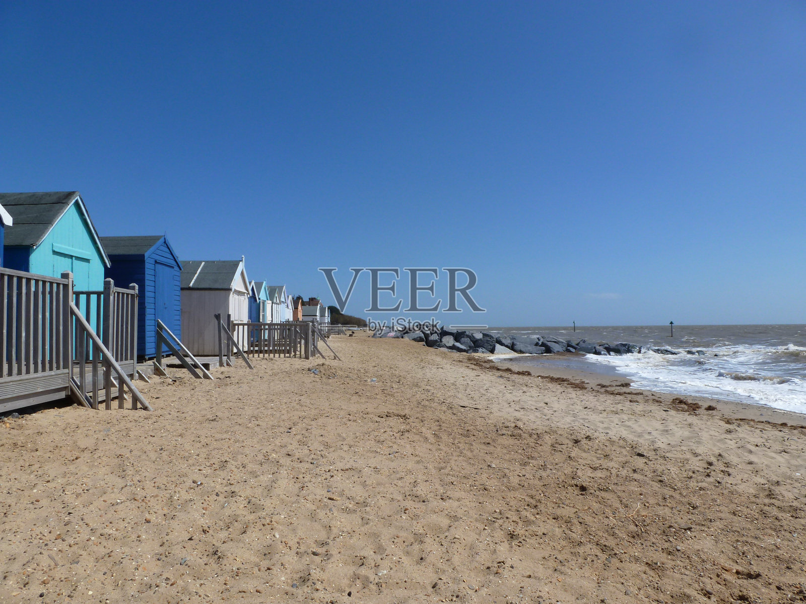 位于海滩小屋照片摄影图片