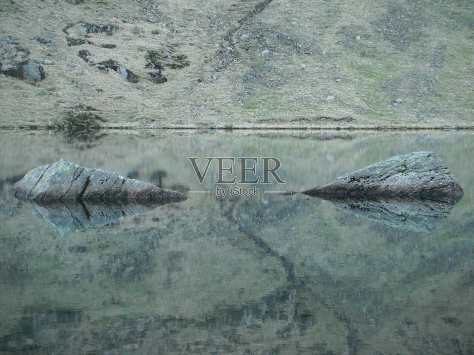 岩石反射照片摄影图片