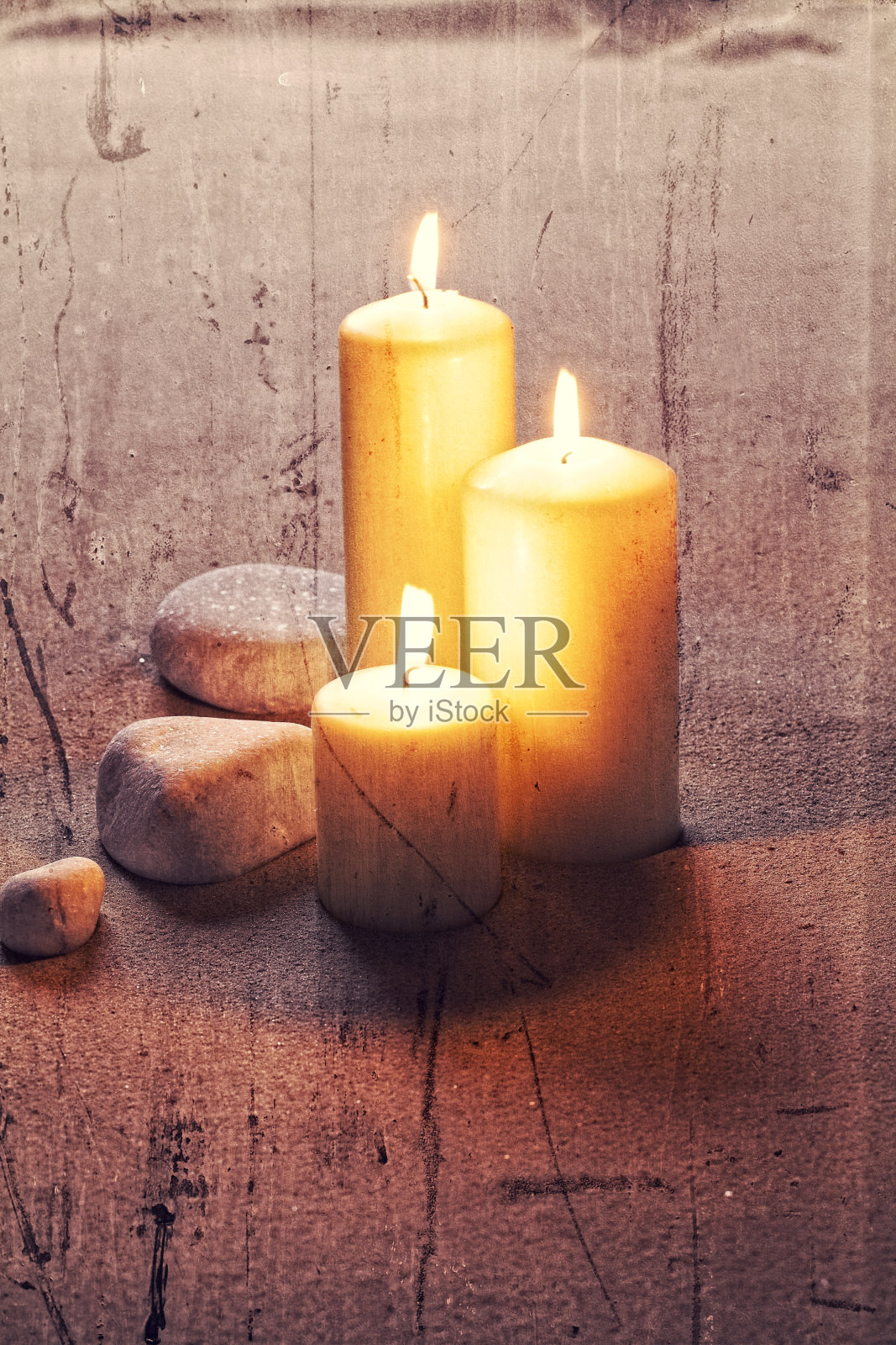 纹理禅宗静物与大蜡烛复古效果照片摄影图片