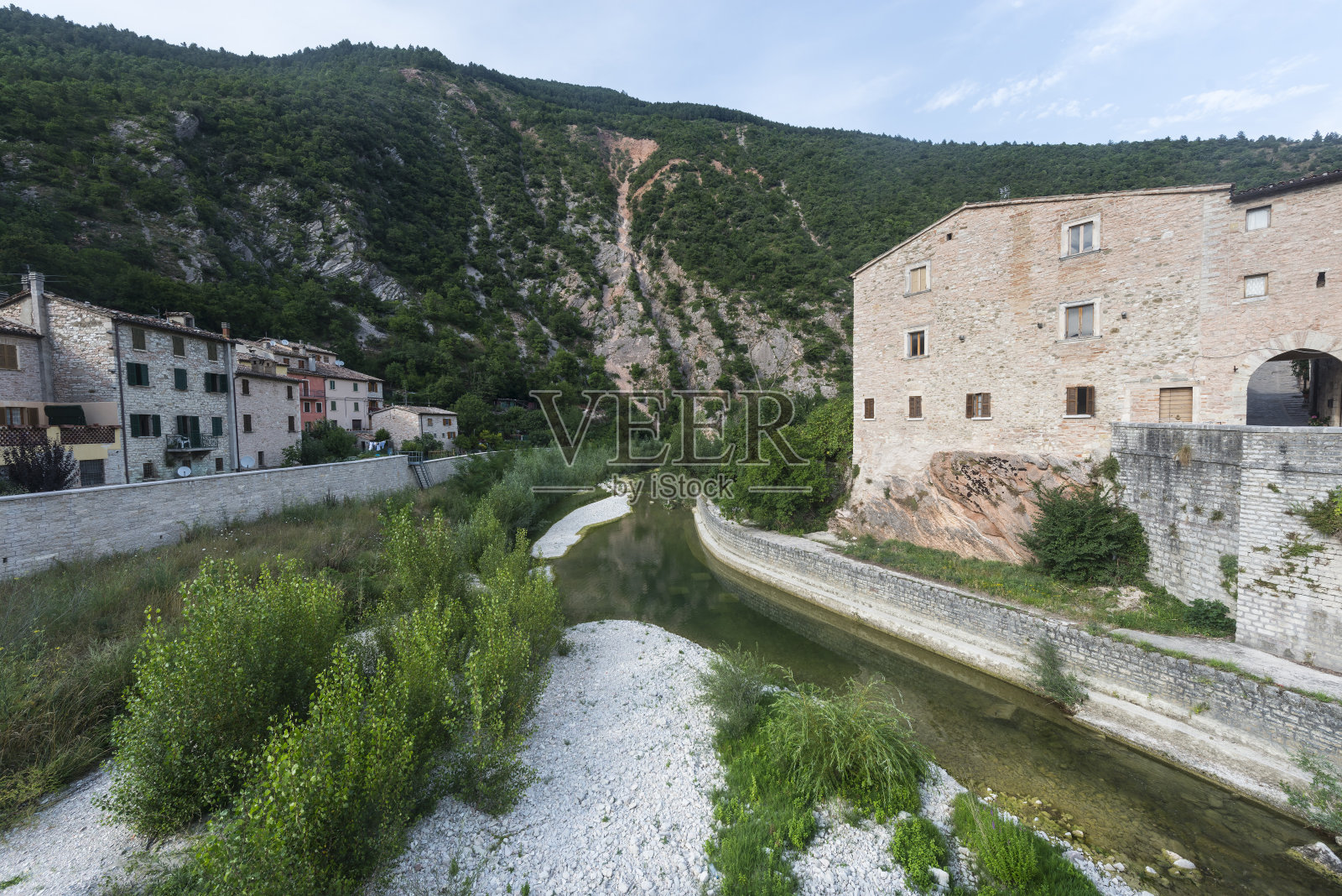 Piobbico (Marches)，历史悠久的村庄照片摄影图片