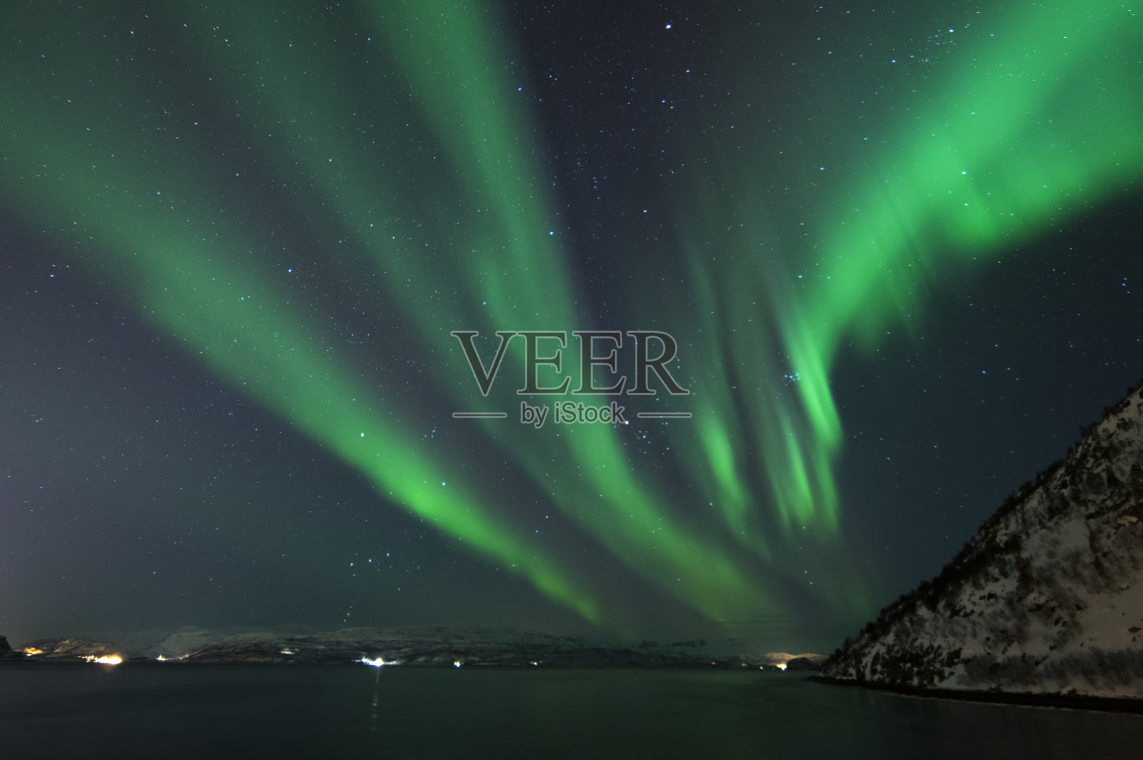 挪威阿尔塔的北极光照片摄影图片