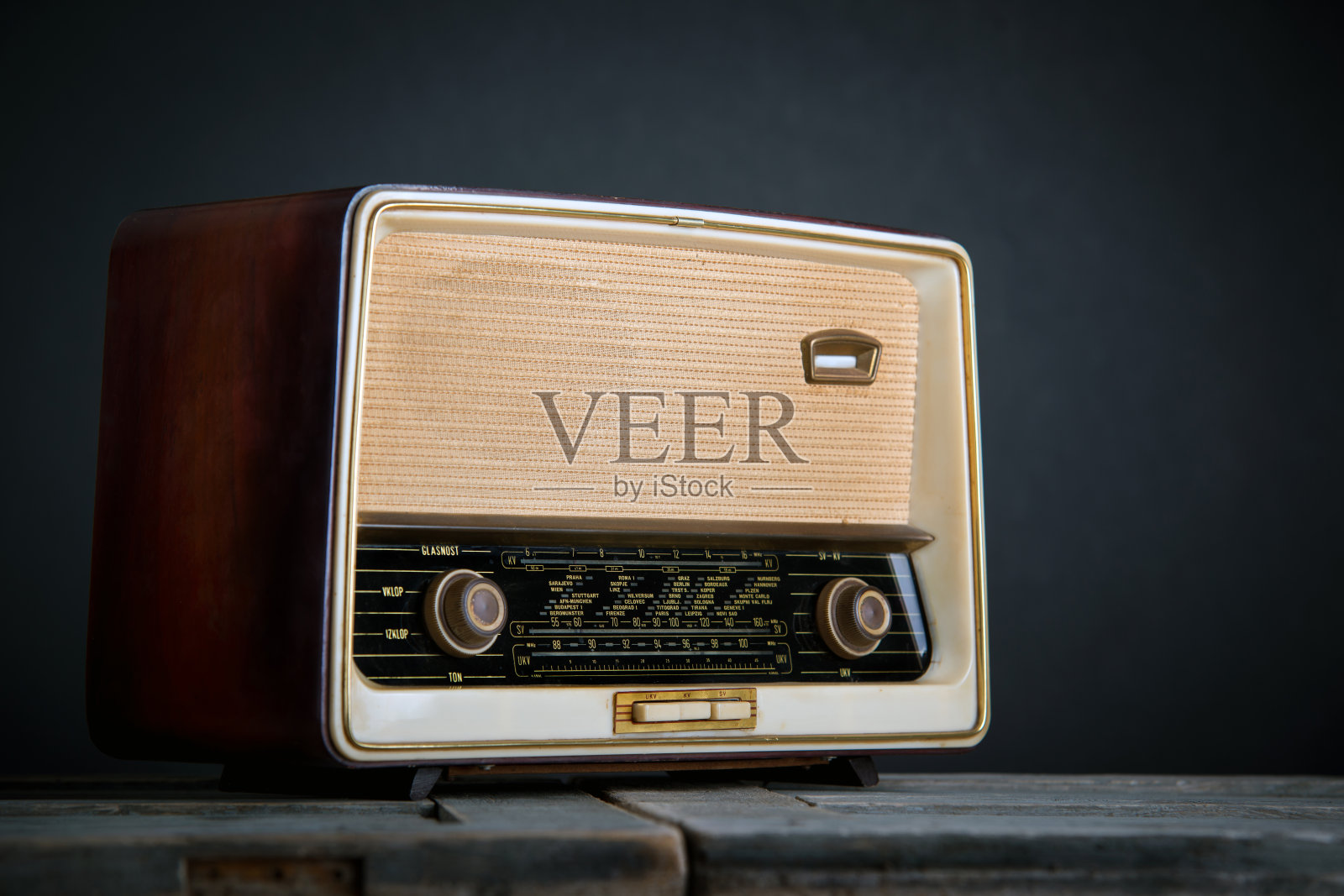 老式收音机照片摄影图片