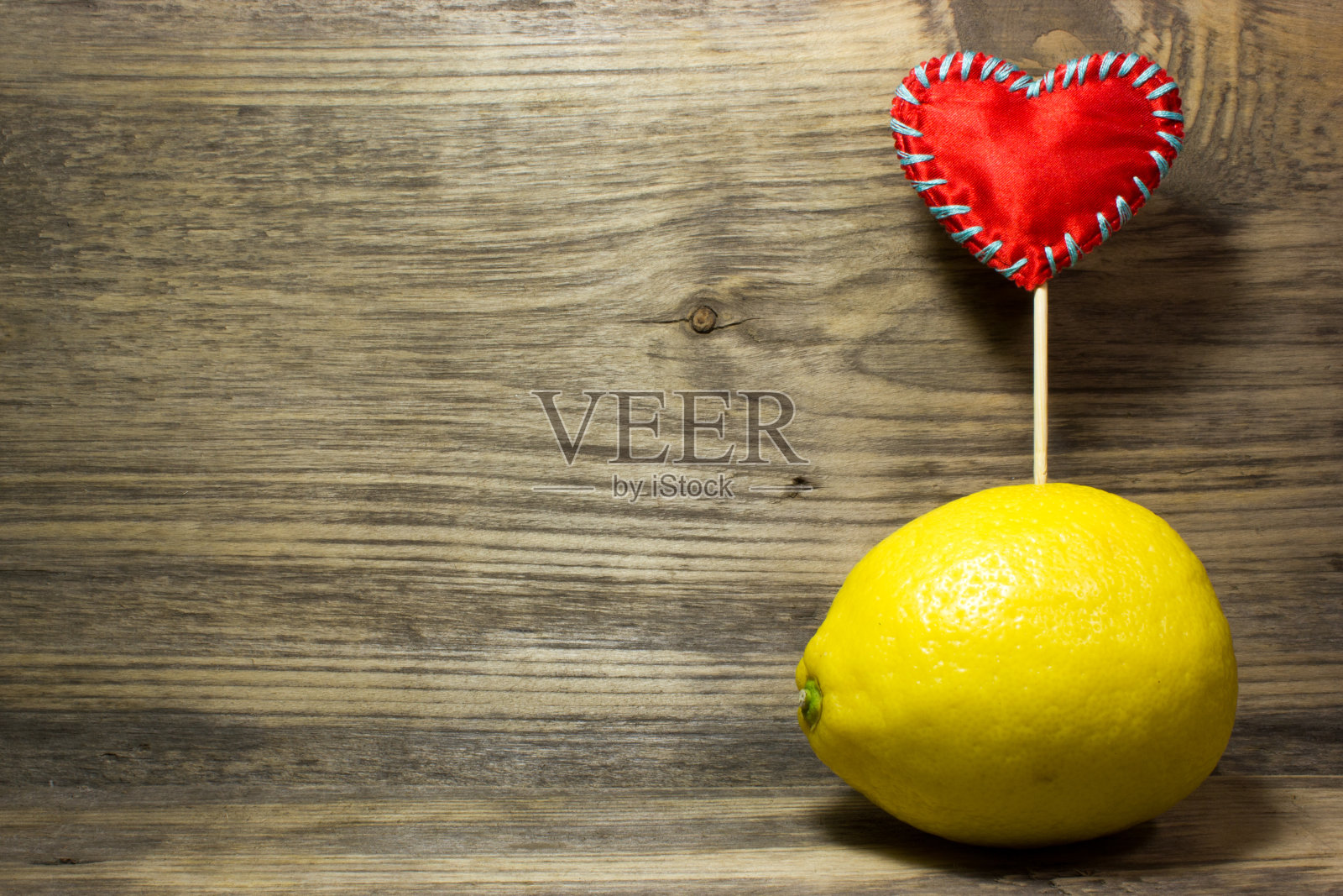 一个黄色的柠檬照片摄影图片