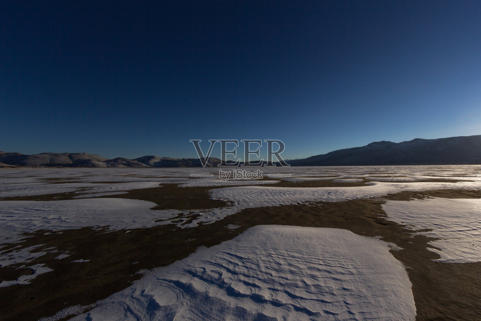 Washoe湖的干燥湖盆的广阔视野照片摄影图片