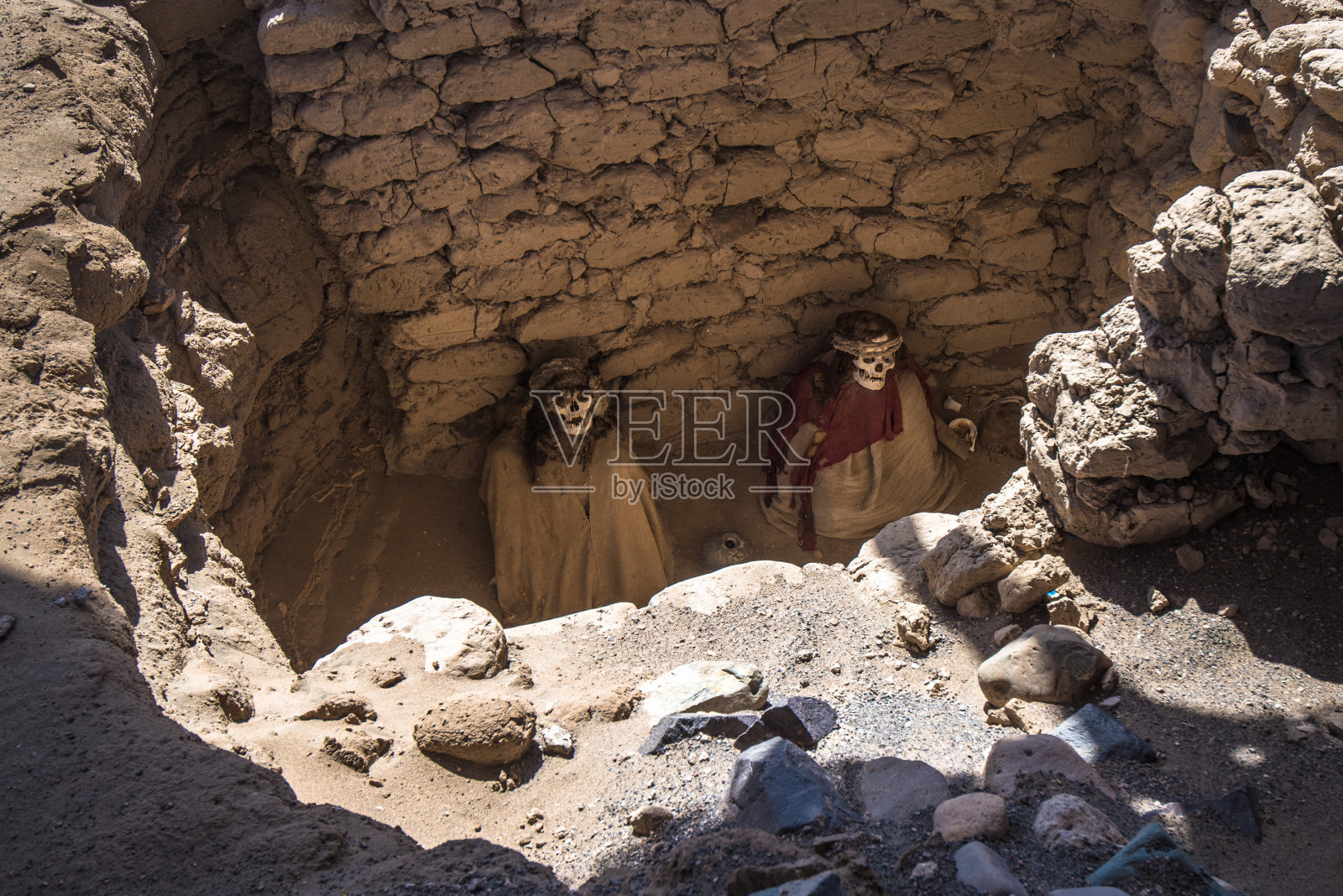 佩尼亚州纳斯卡沙漠的chauchilla公墓里面有拉美裔前木乃伊照片摄影