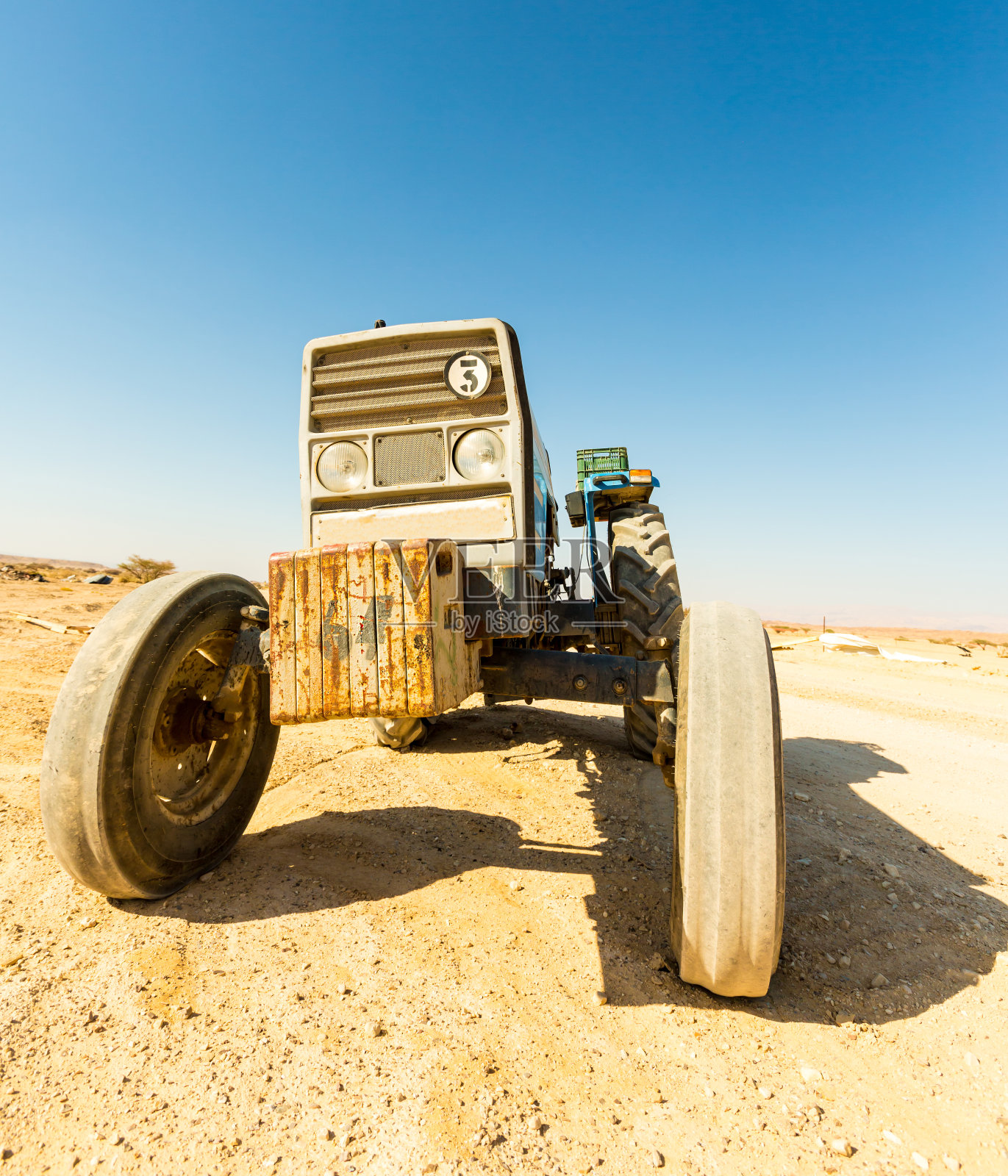 旧拖拉机照片摄影图片