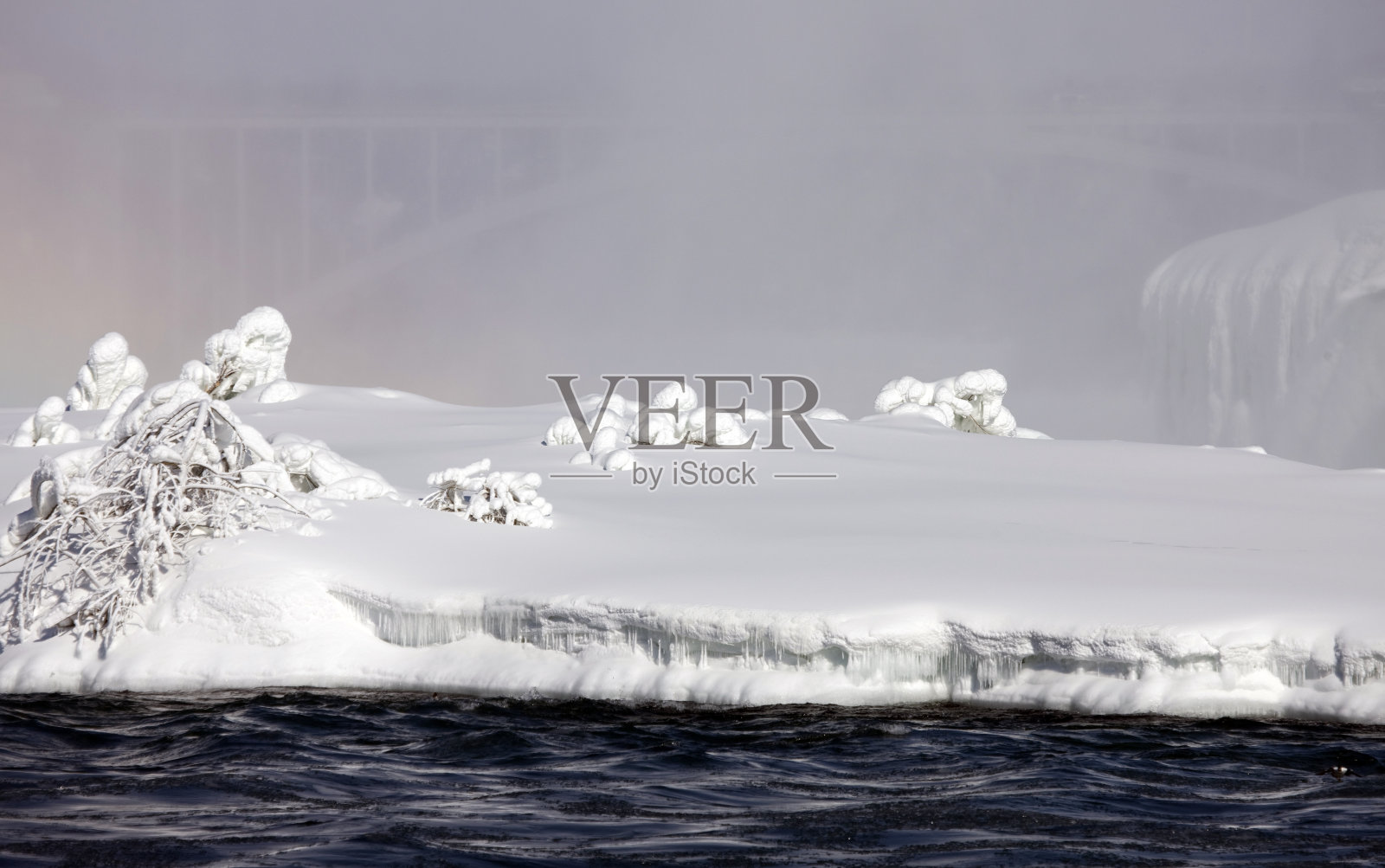 冬天的尼亚加拉大瀑布照片摄影图片