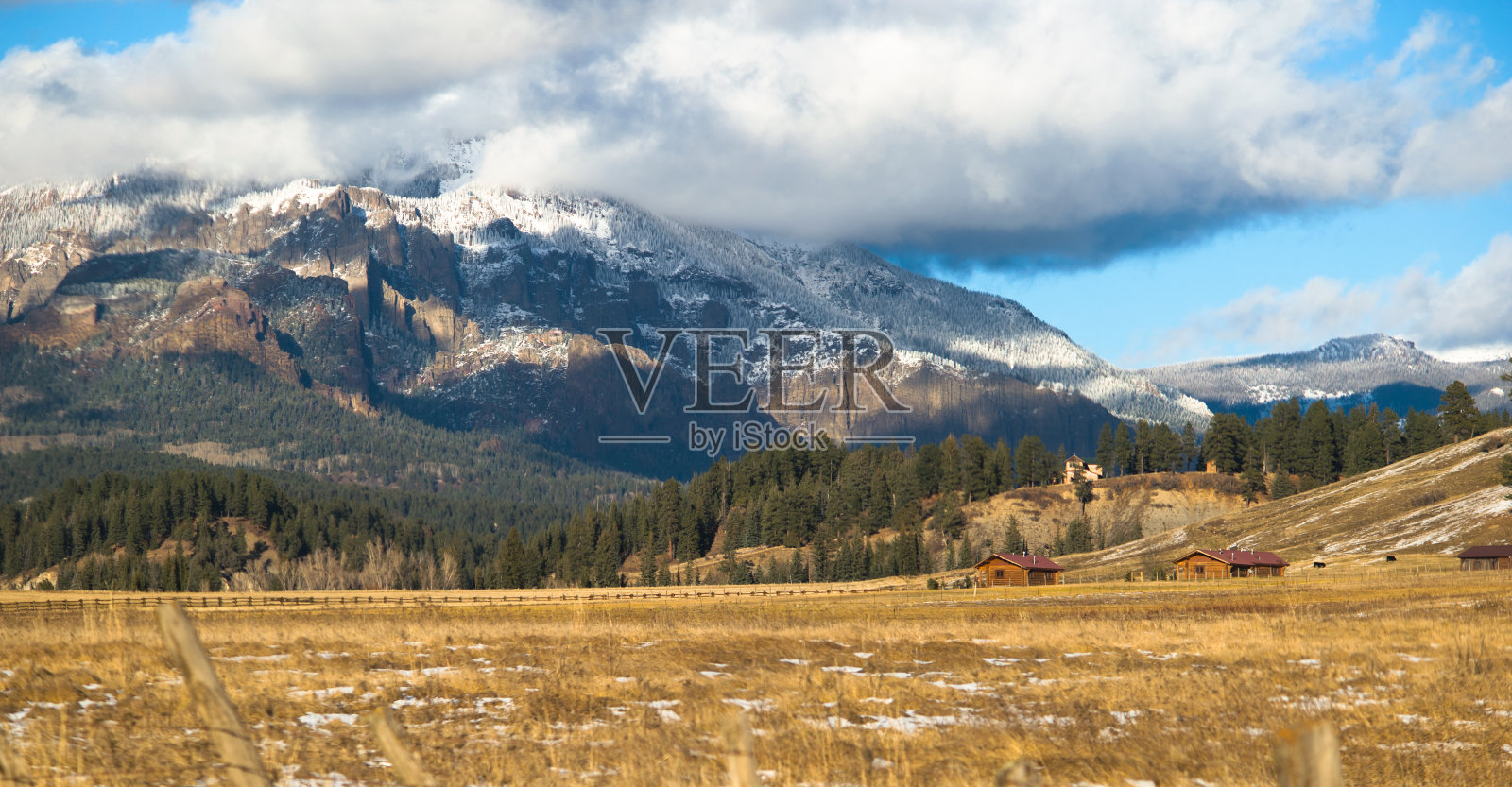 科罗拉多州的山谷仓照片摄影图片