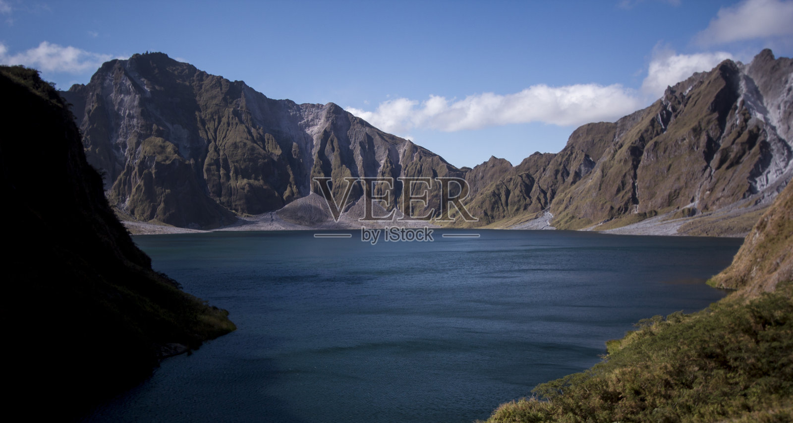 菲律宾的皮纳图博火山喷发照片摄影图片