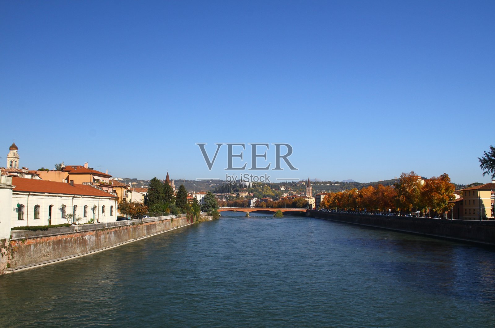 维罗纳的阿迪杰河。意大利照片摄影图片