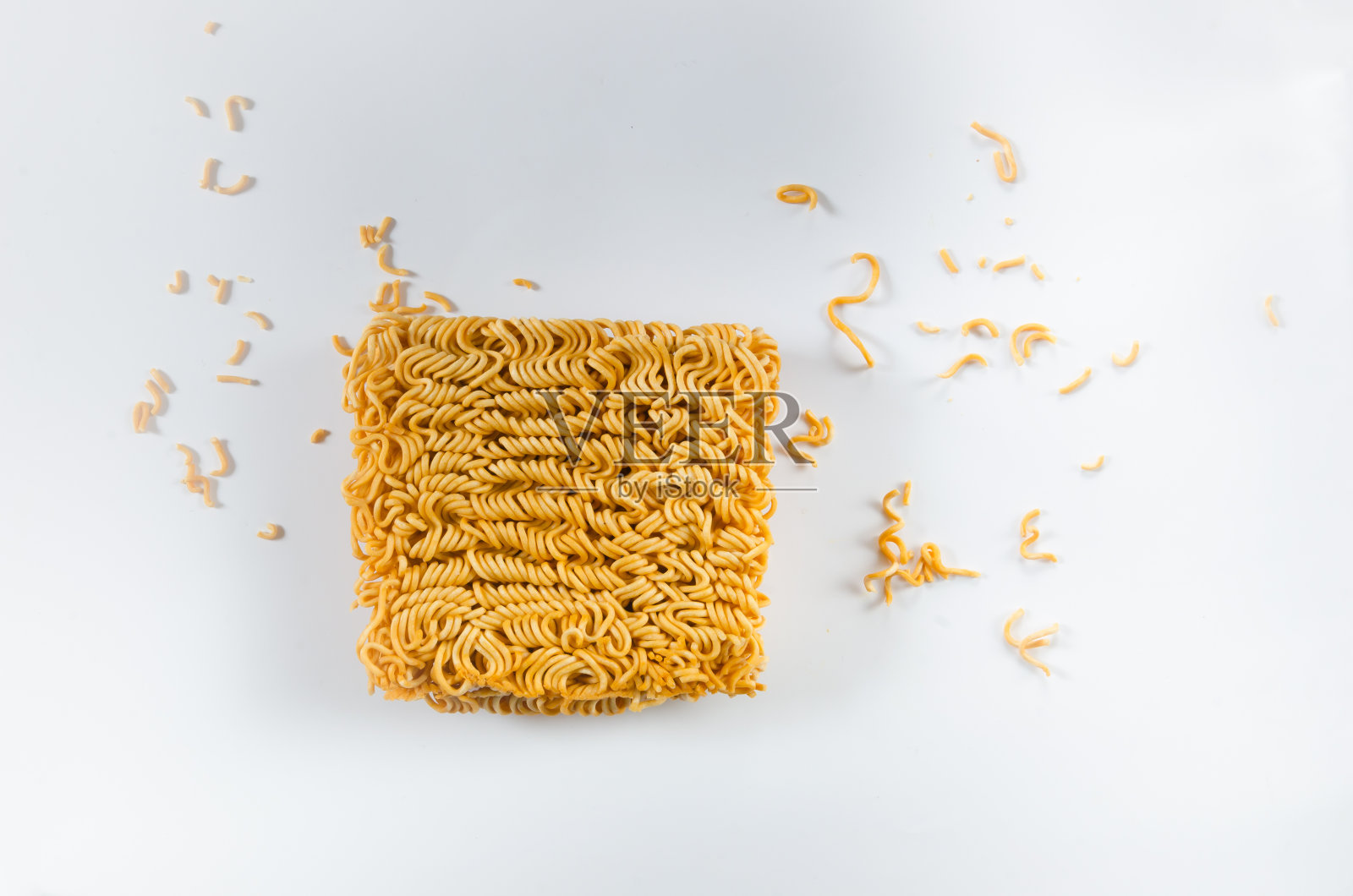 亚洲拉面方便面孤立在白色的背景。NEF照片摄影图片