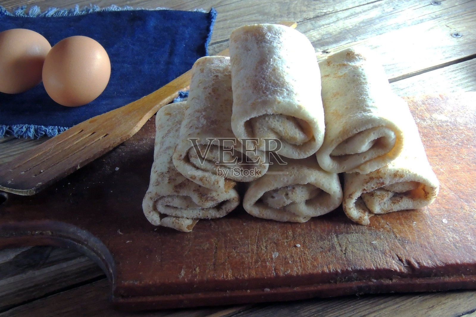 生的煎饼照片摄影图片