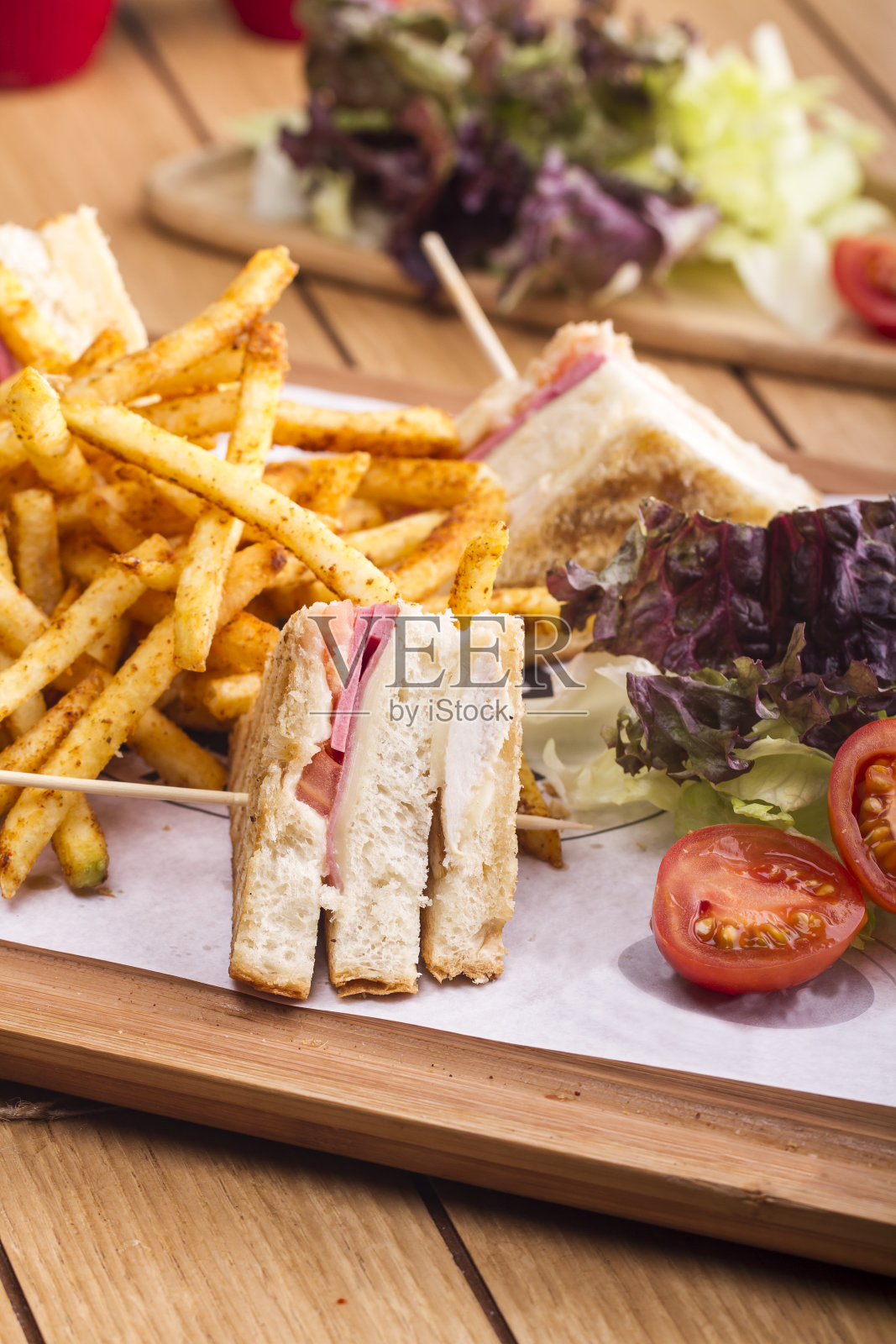 美味的法式薯条三明治照片摄影图片