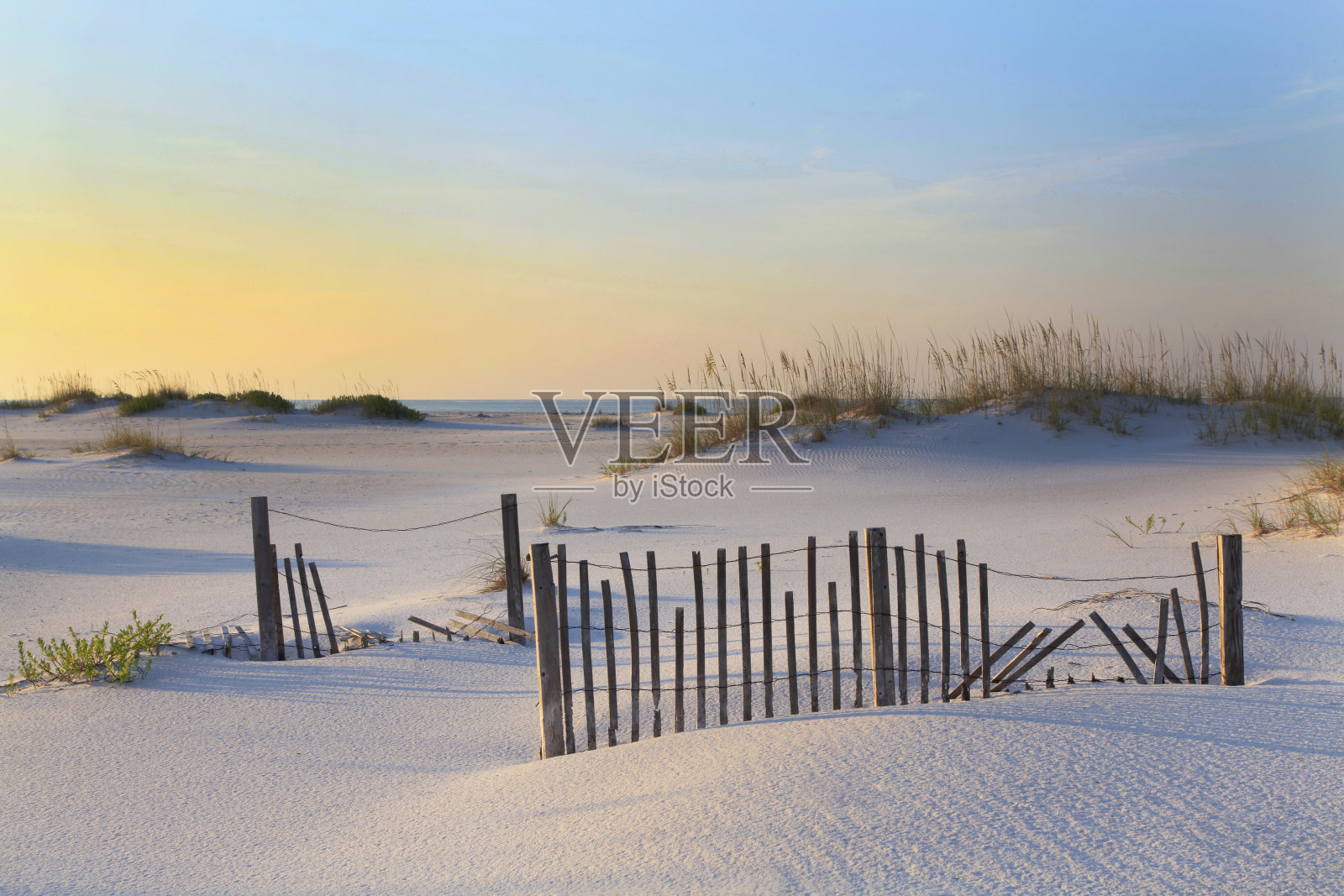日出在白沙佛罗里达海滩照片摄影图片