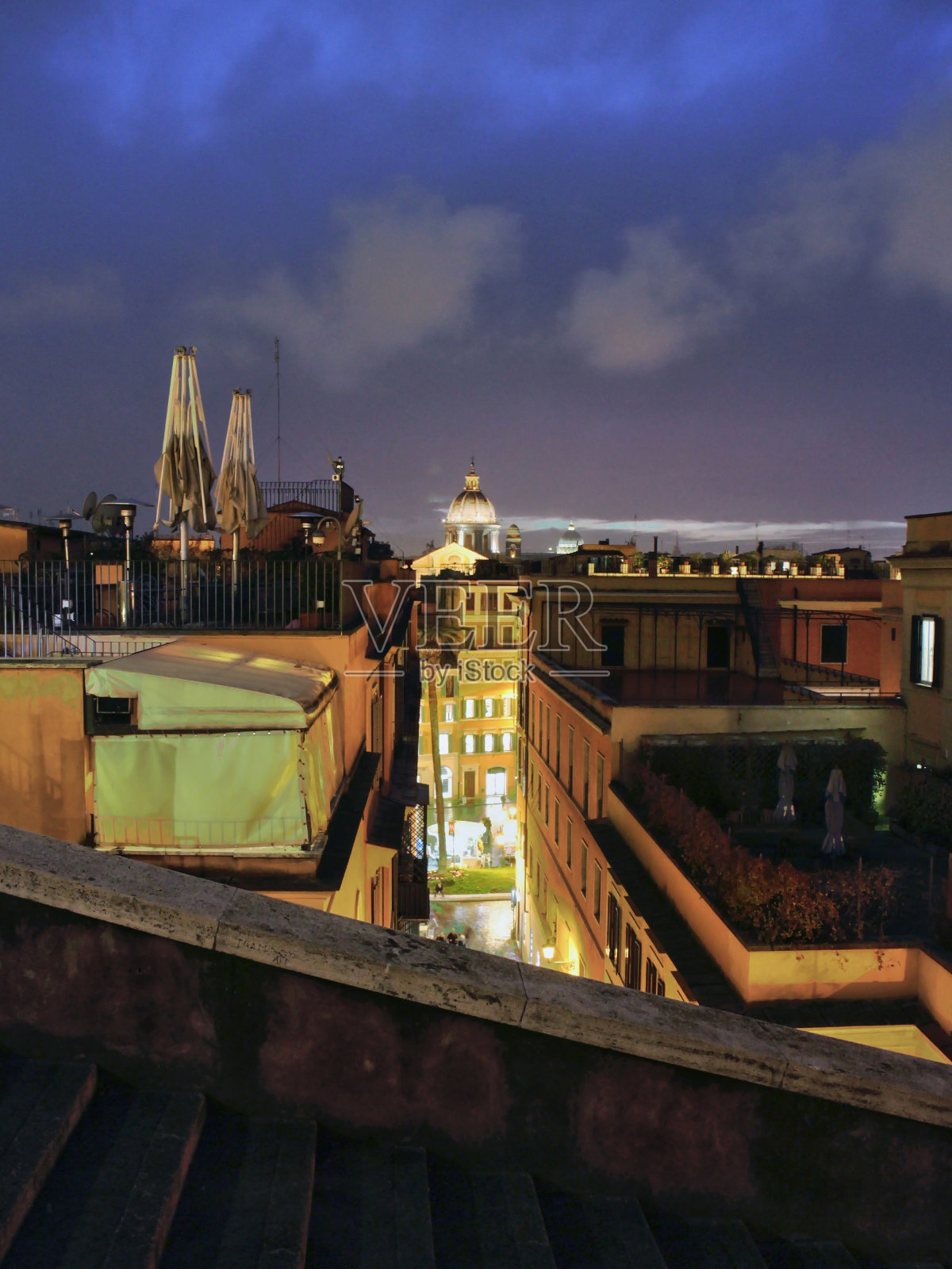 罗马，从西班牙台阶上看照片摄影图片