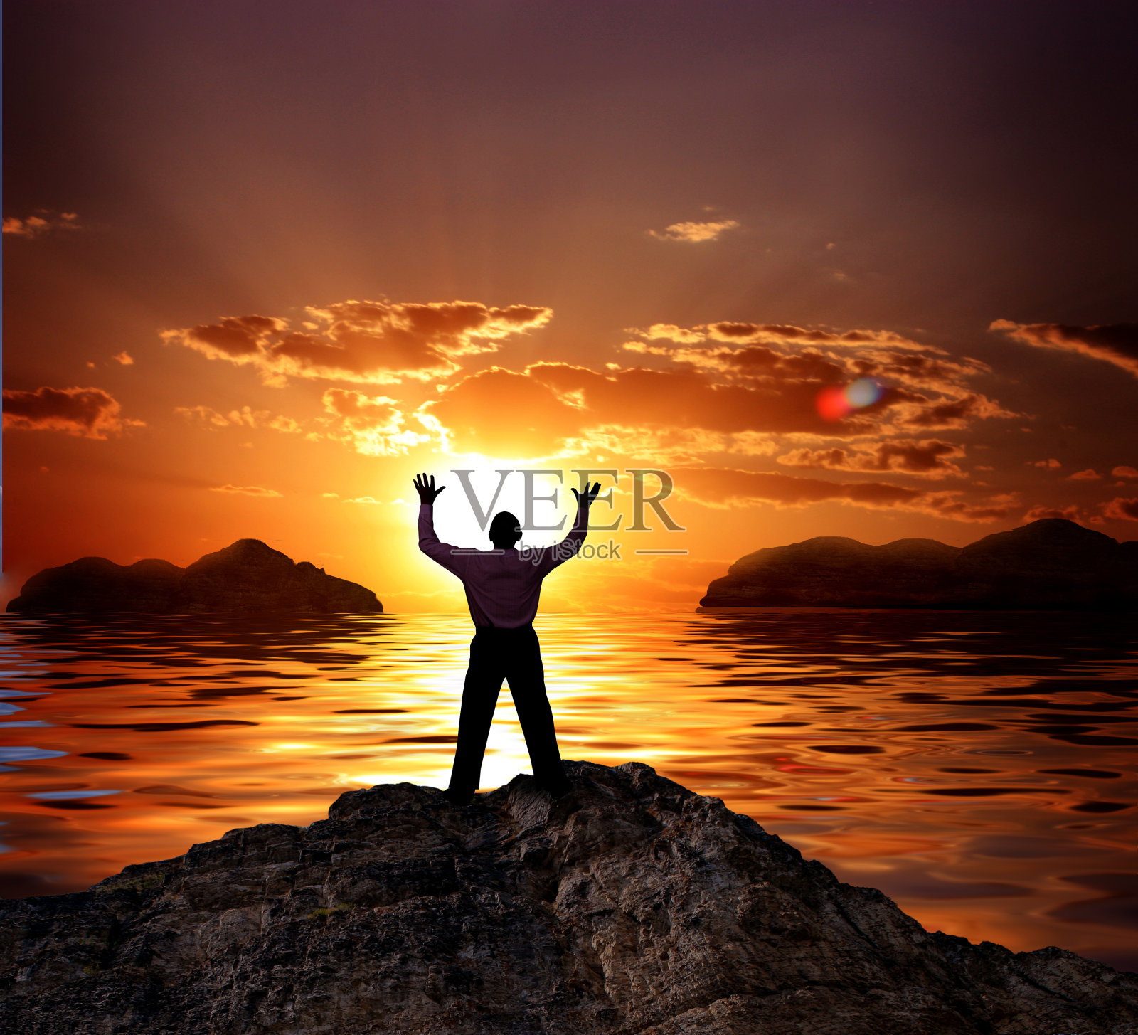 夕阳下的人影照片摄影图片