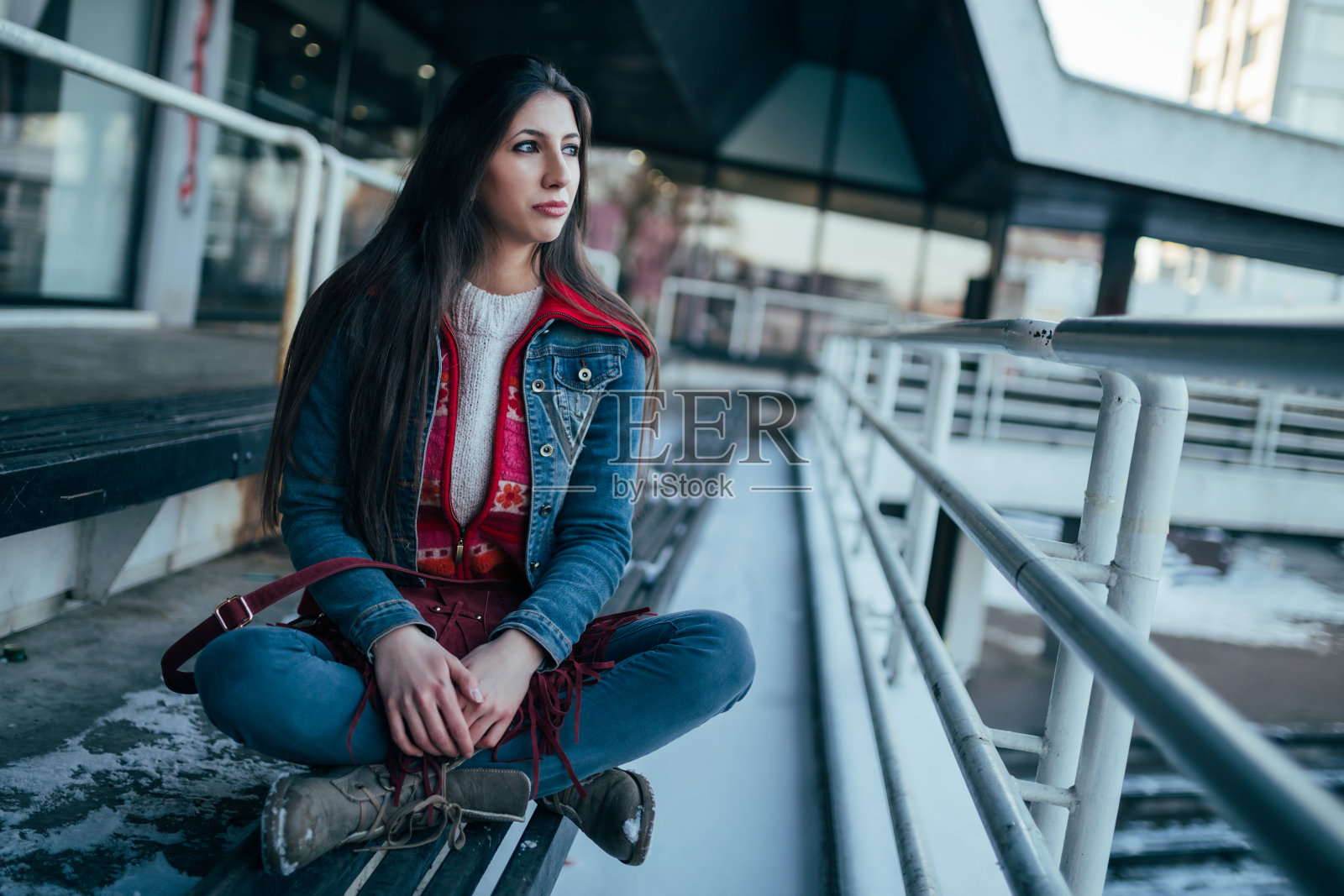 城市女孩照片摄影图片