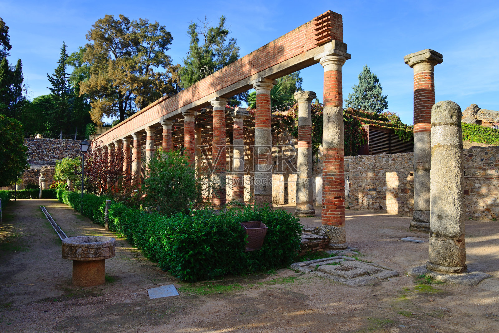 罗马戏剧的柱廊?rida,西班牙。照片摄影图片