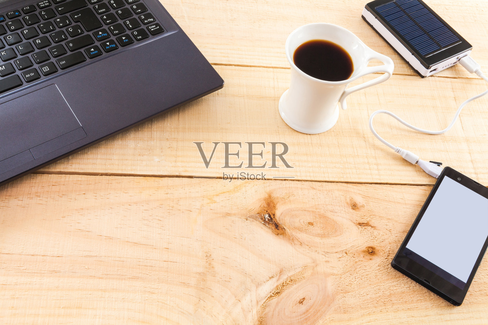 在木质背景上设置个体户办公对象照片摄影图片