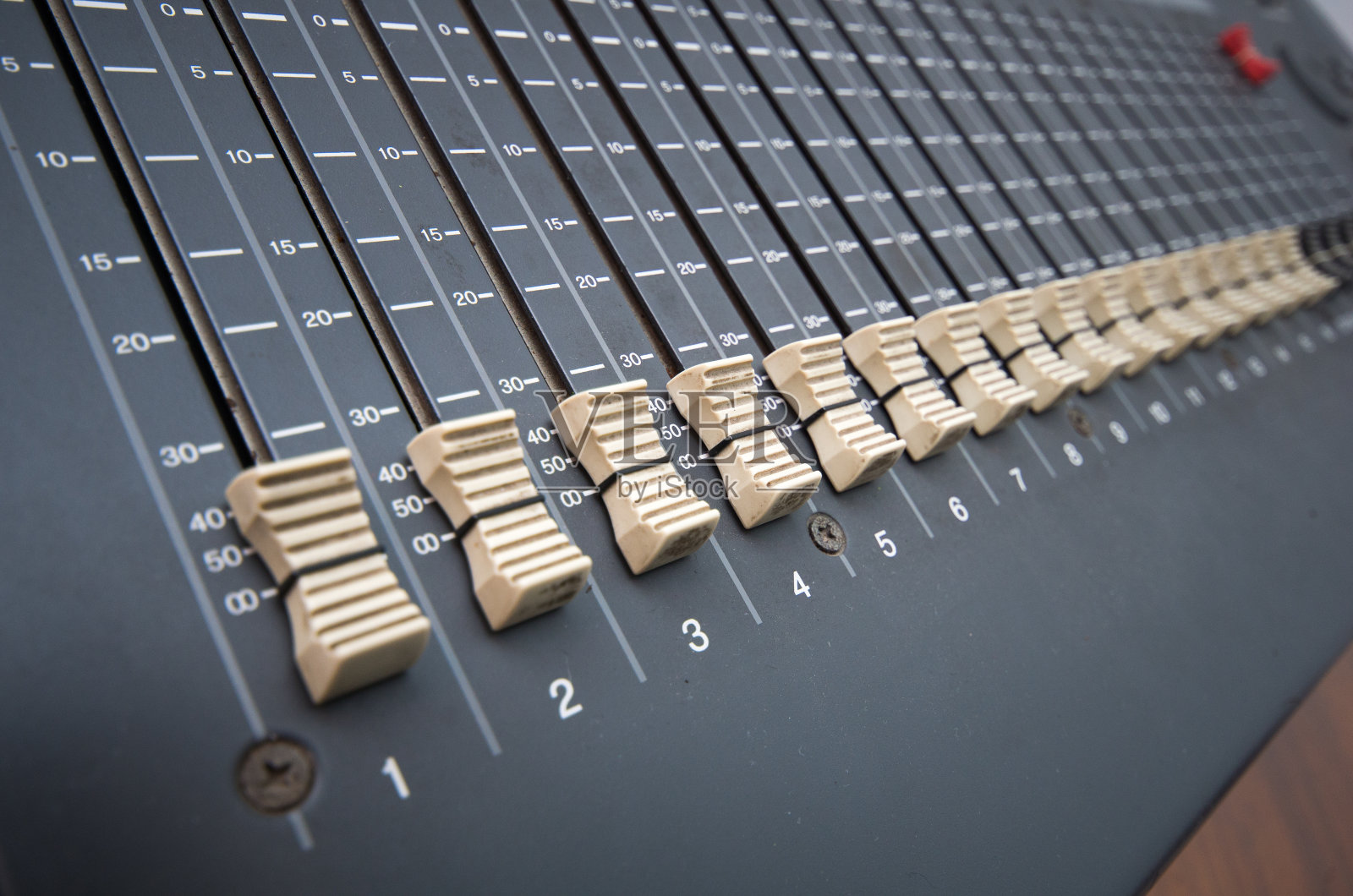 专业工作室调音台照片摄影图片