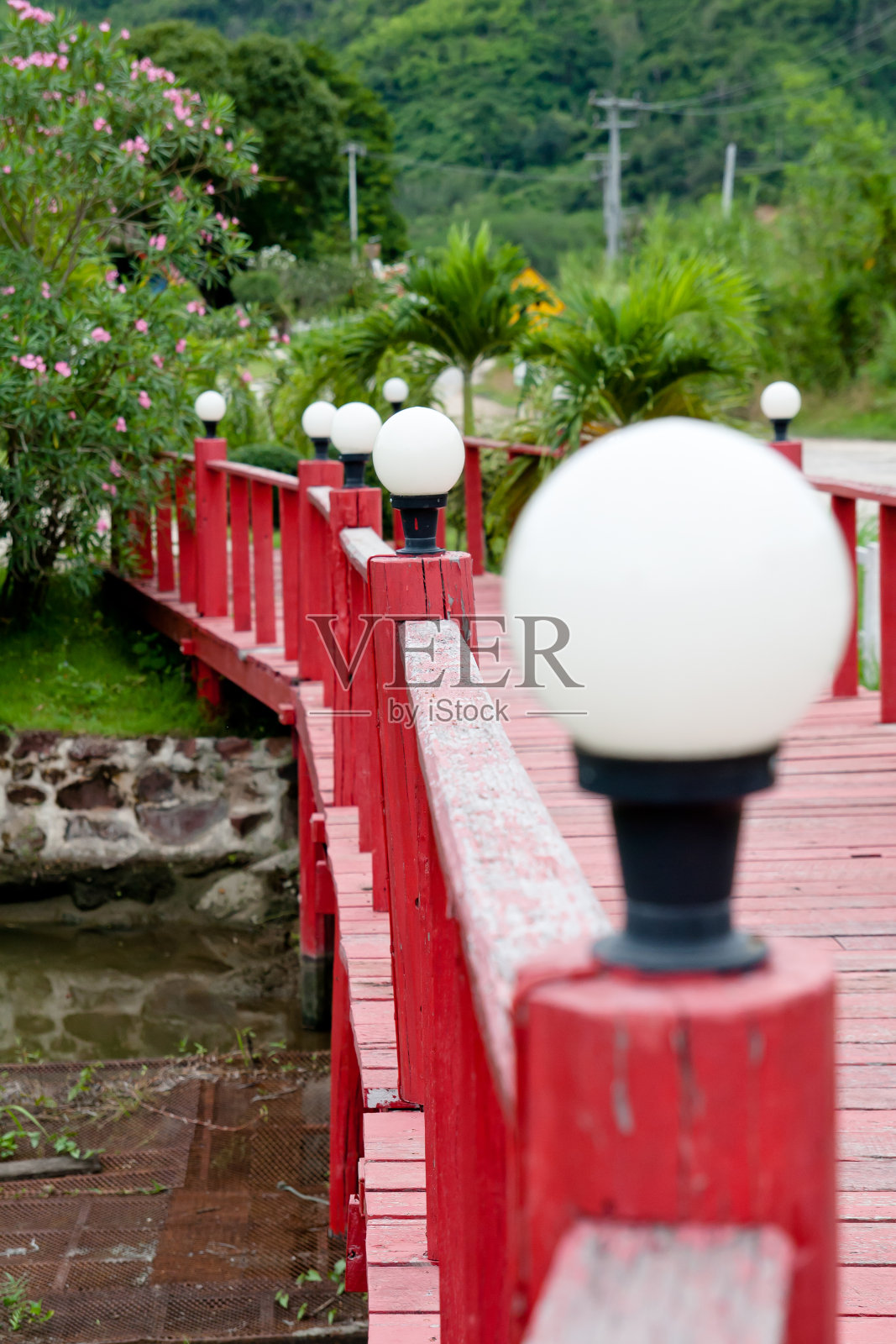 靠近桥上的灯照片摄影图片