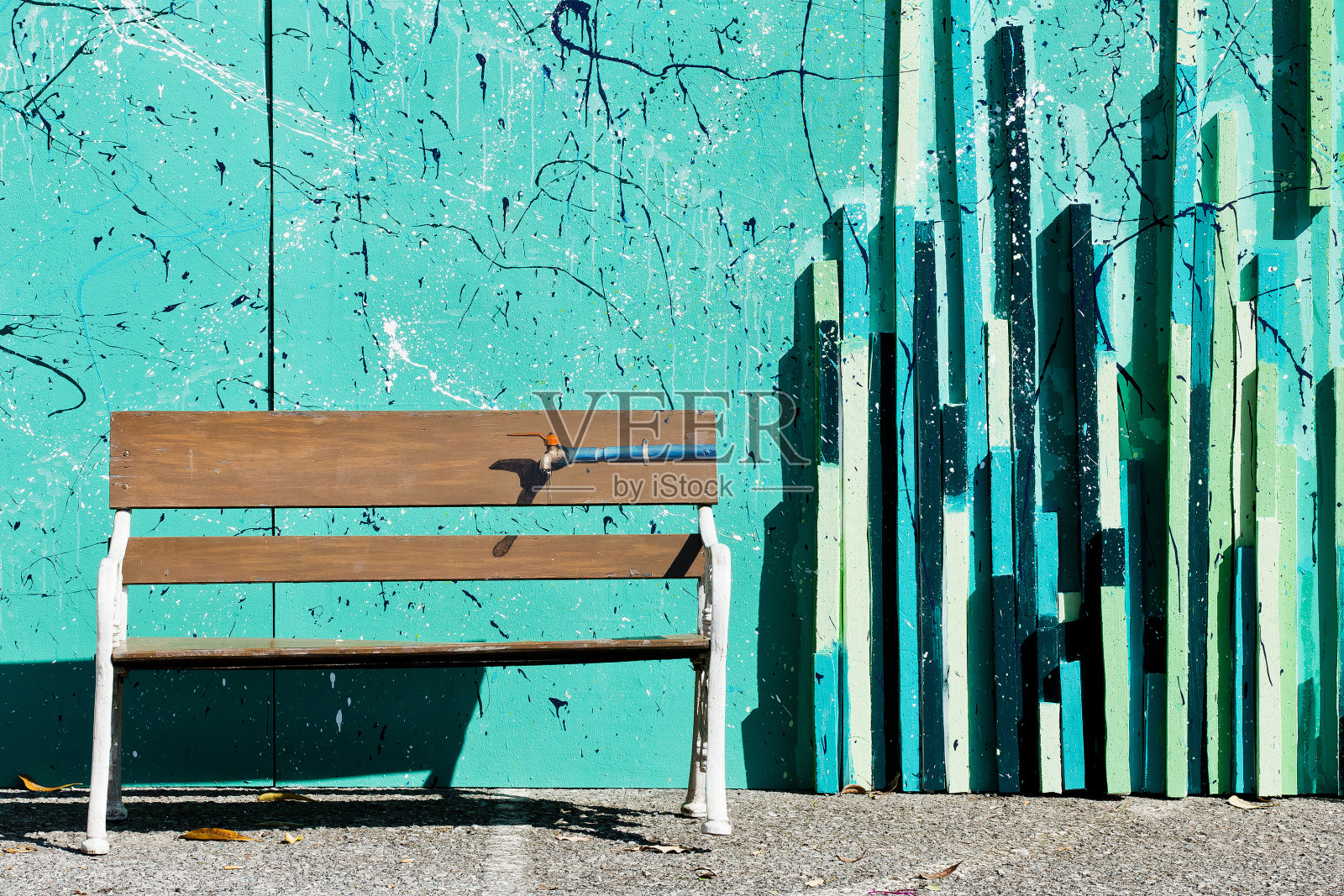 木头椅子照片摄影图片