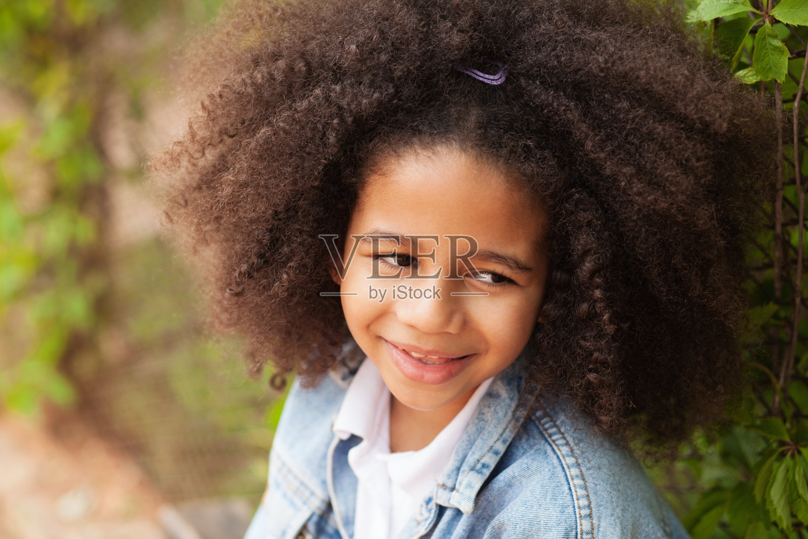 美丽的小女孩照片摄影图片