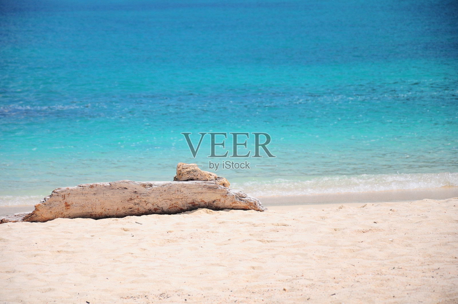 蓝色的大海和白色的沙滩在利佩岛照片摄影图片