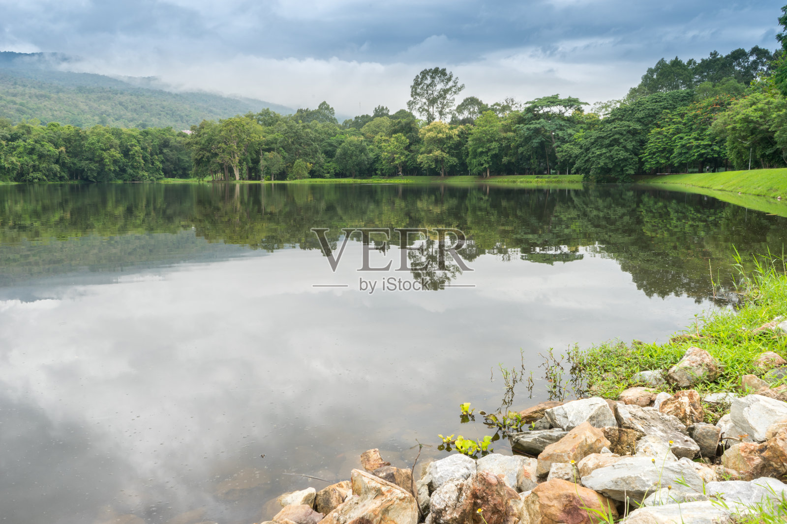 清迈美景湖照片摄影图片