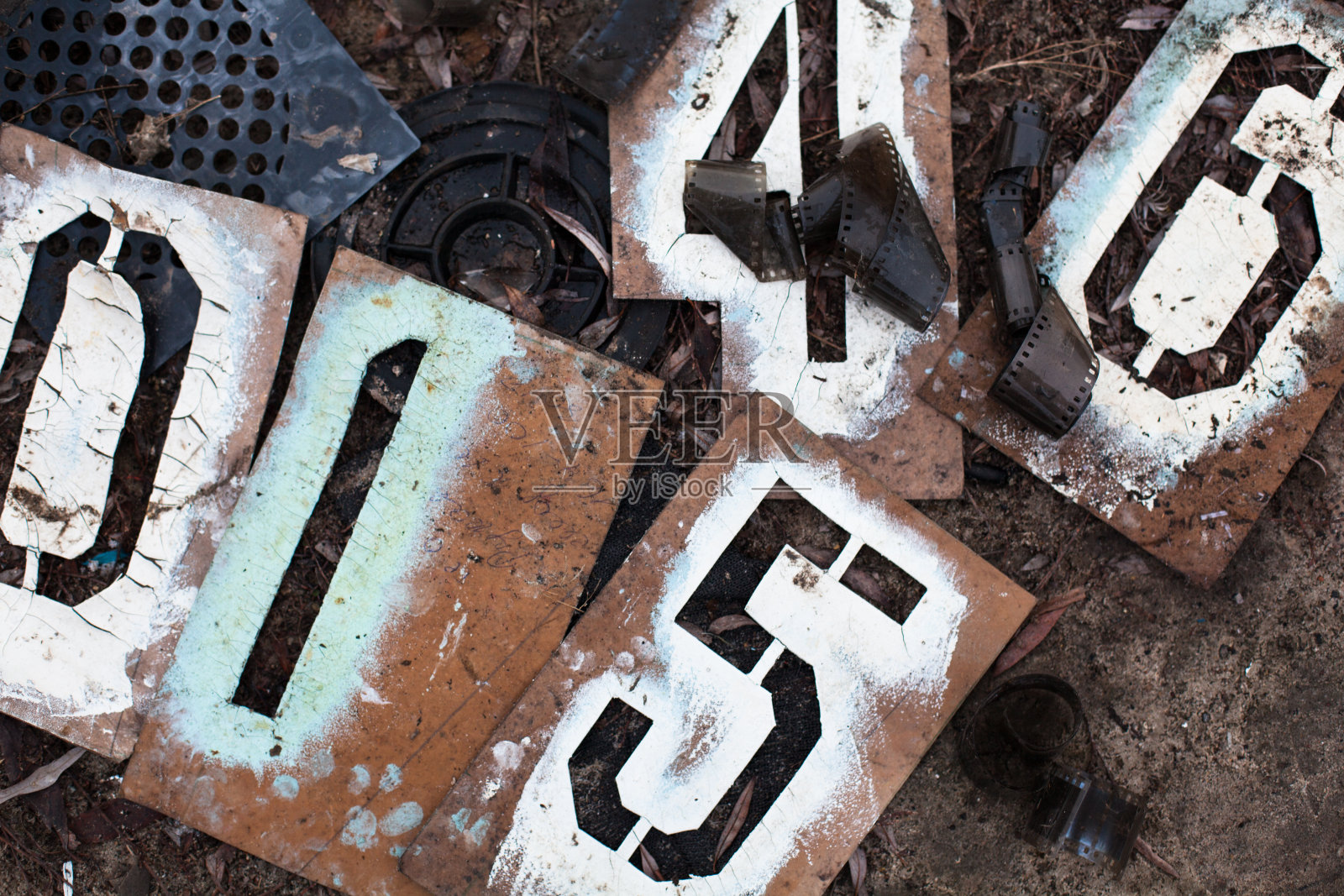 带有数字的旧金属模板照片摄影图片