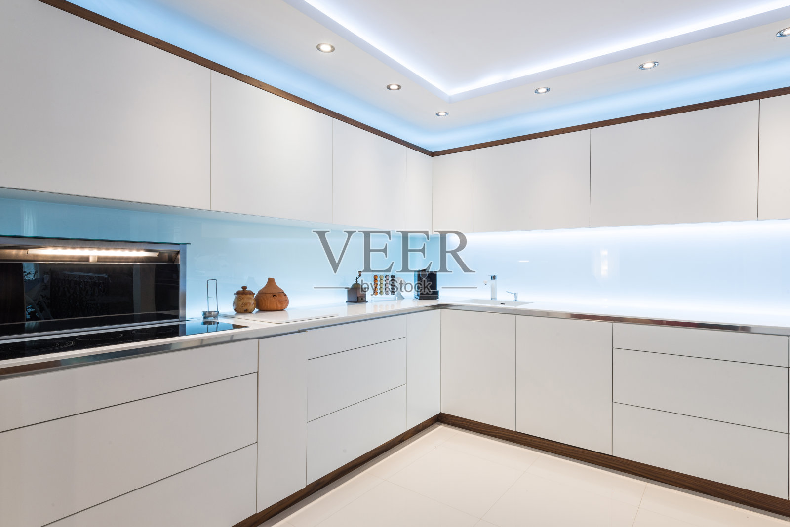 令人惊叹的灯光室内设计，厨房照片摄影图片