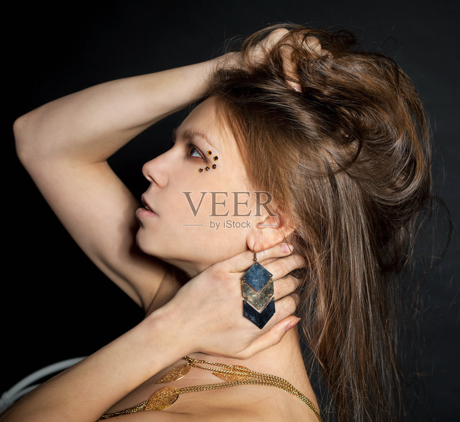 美丽的年轻女孩的特写肖像照片摄影图片