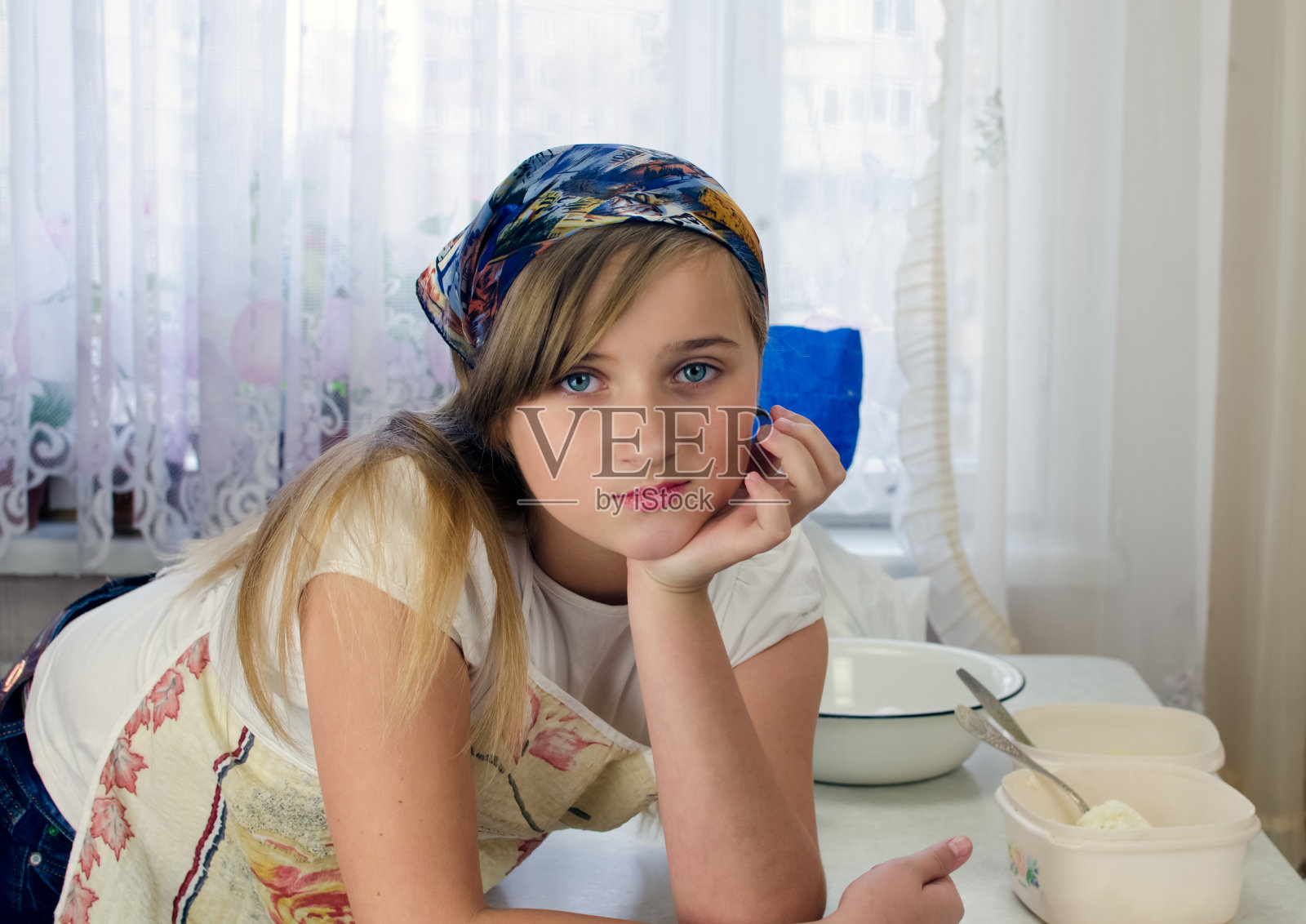 年轻的厨师照片摄影图片