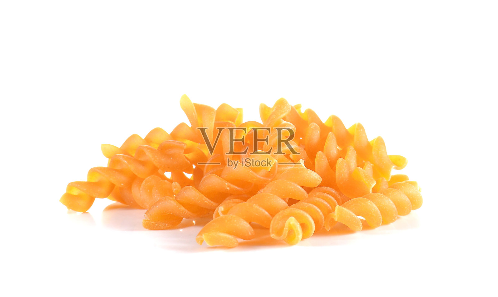 混合蕃茄面螺旋孤立在白色背景。照片摄影图片