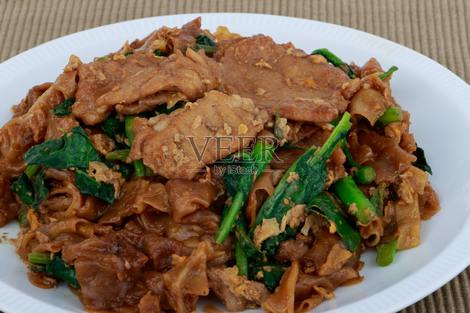 炒扁面，猪肉，老抽。照片摄影图片