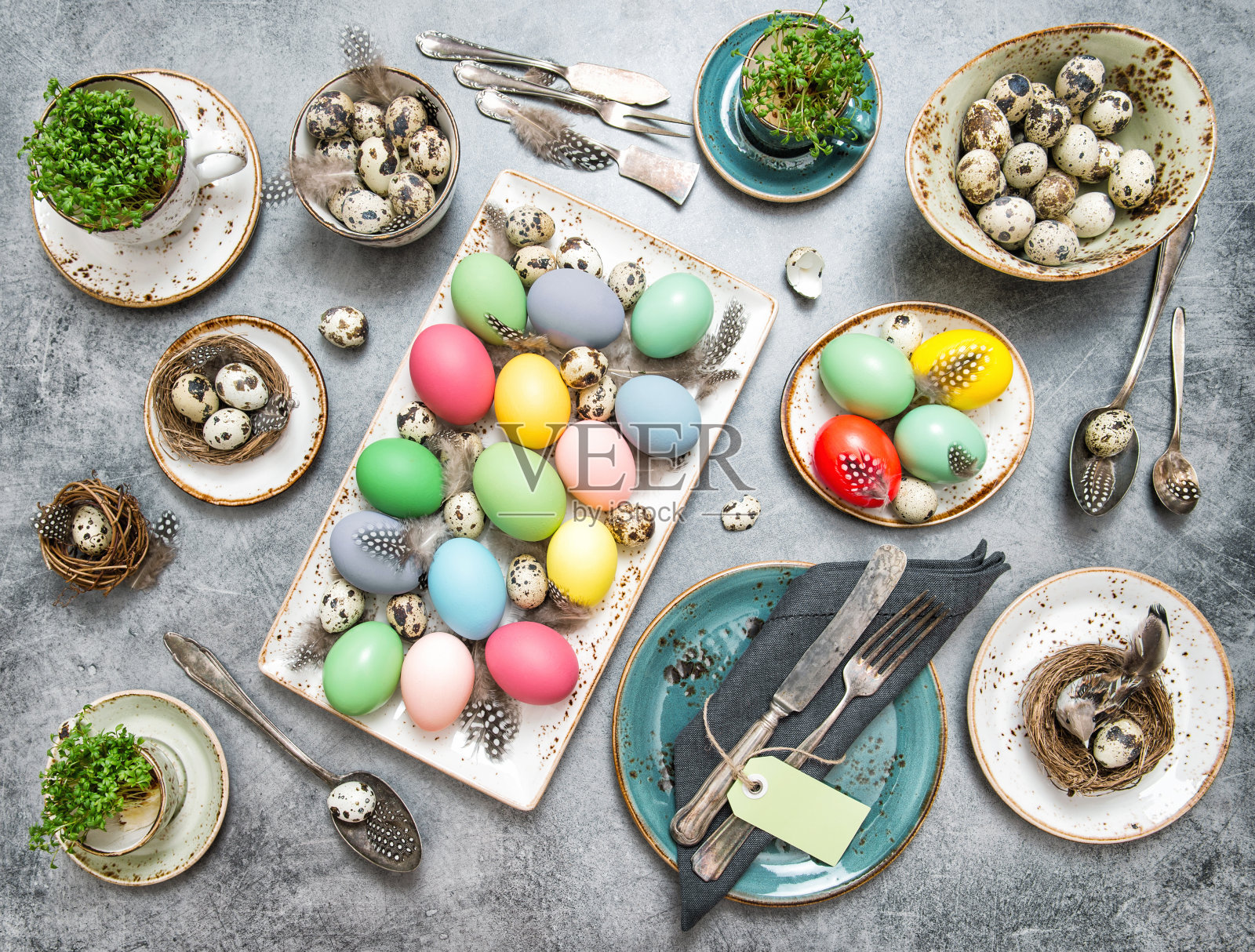 复活节餐桌摆设摆设彩蛋复古照片摄影图片