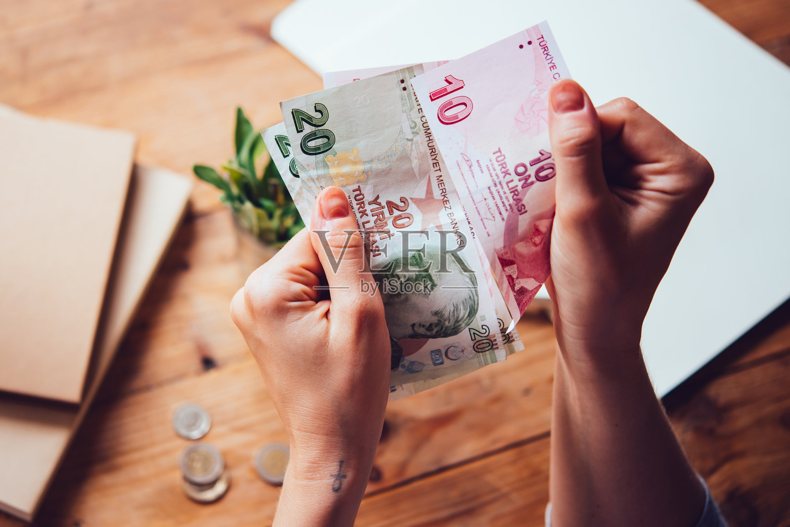 里拉的钱照片摄影图片