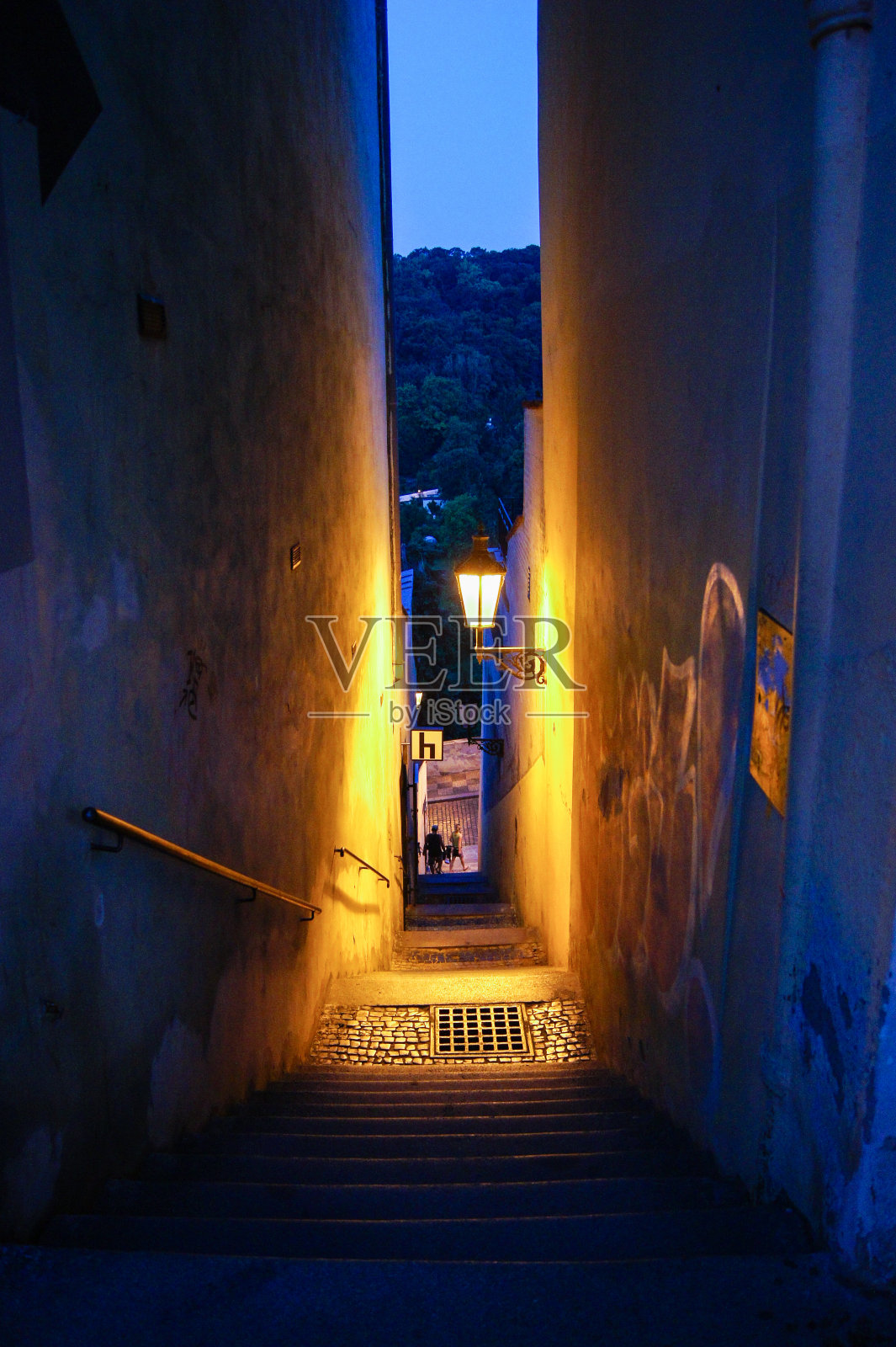 黑暗中的光明照片摄影图片