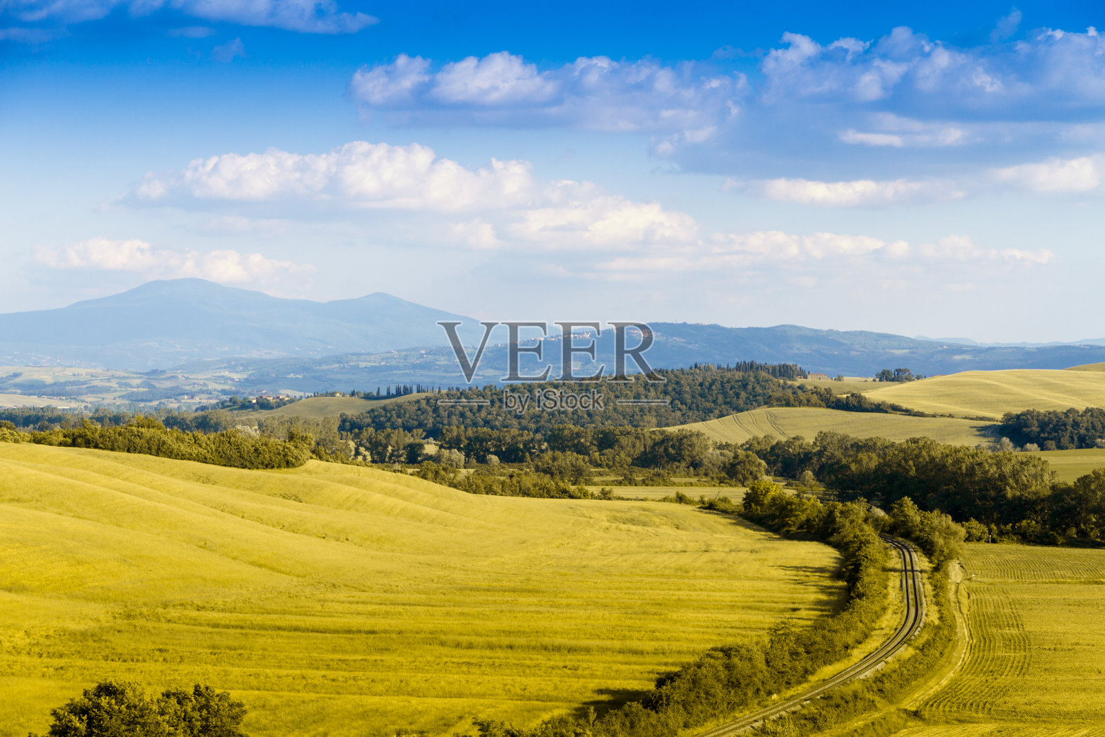 托斯卡纳的克里特岛塞尼西铁路照片摄影图片