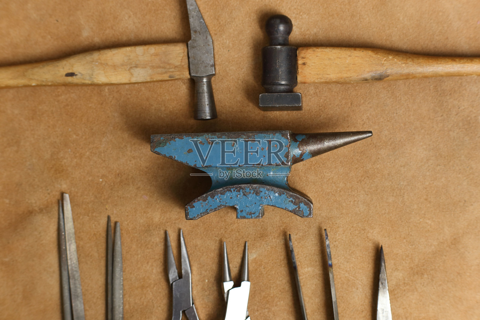 珠宝的工具。珠宝工作场所皮革背景照片摄影图片