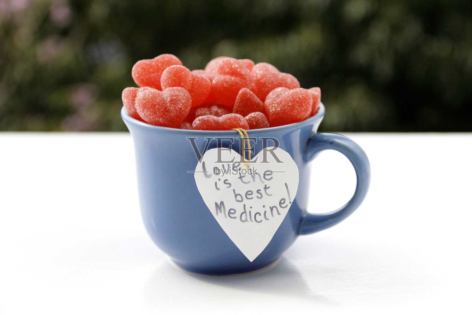 杯和心脏。照片摄影图片