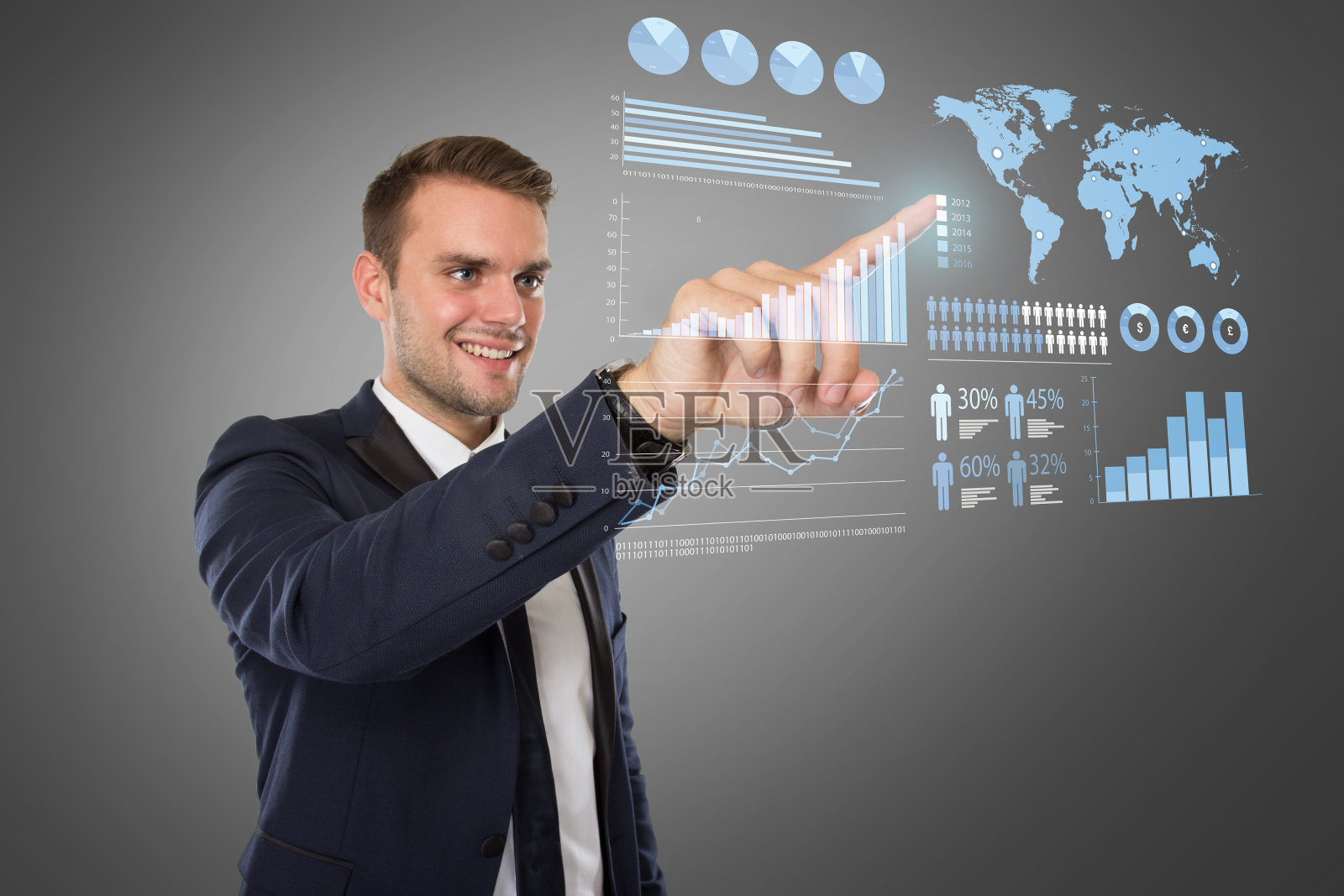 年轻商人推着虚拟屏幕照片摄影图片